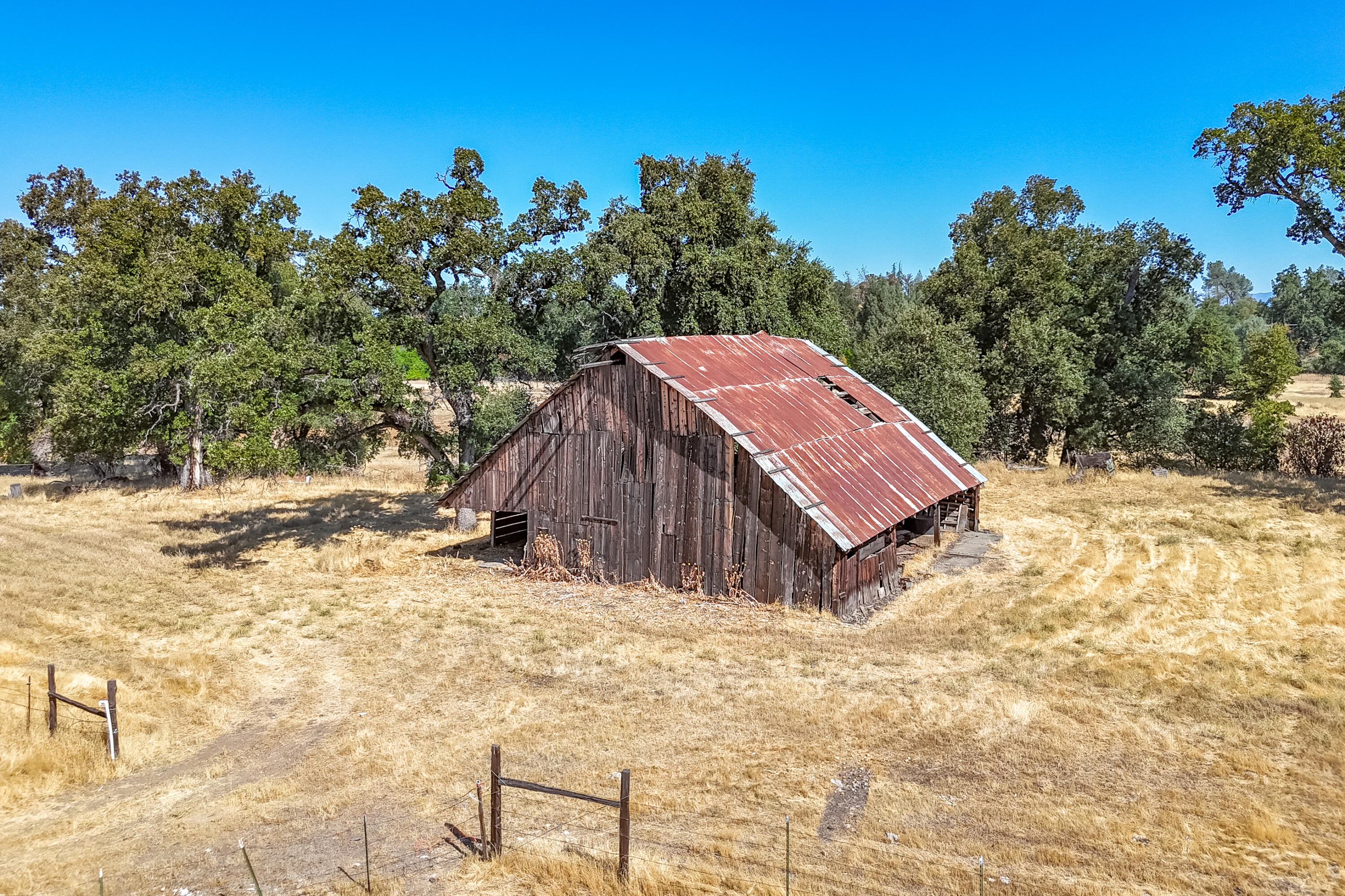 main property photo 24