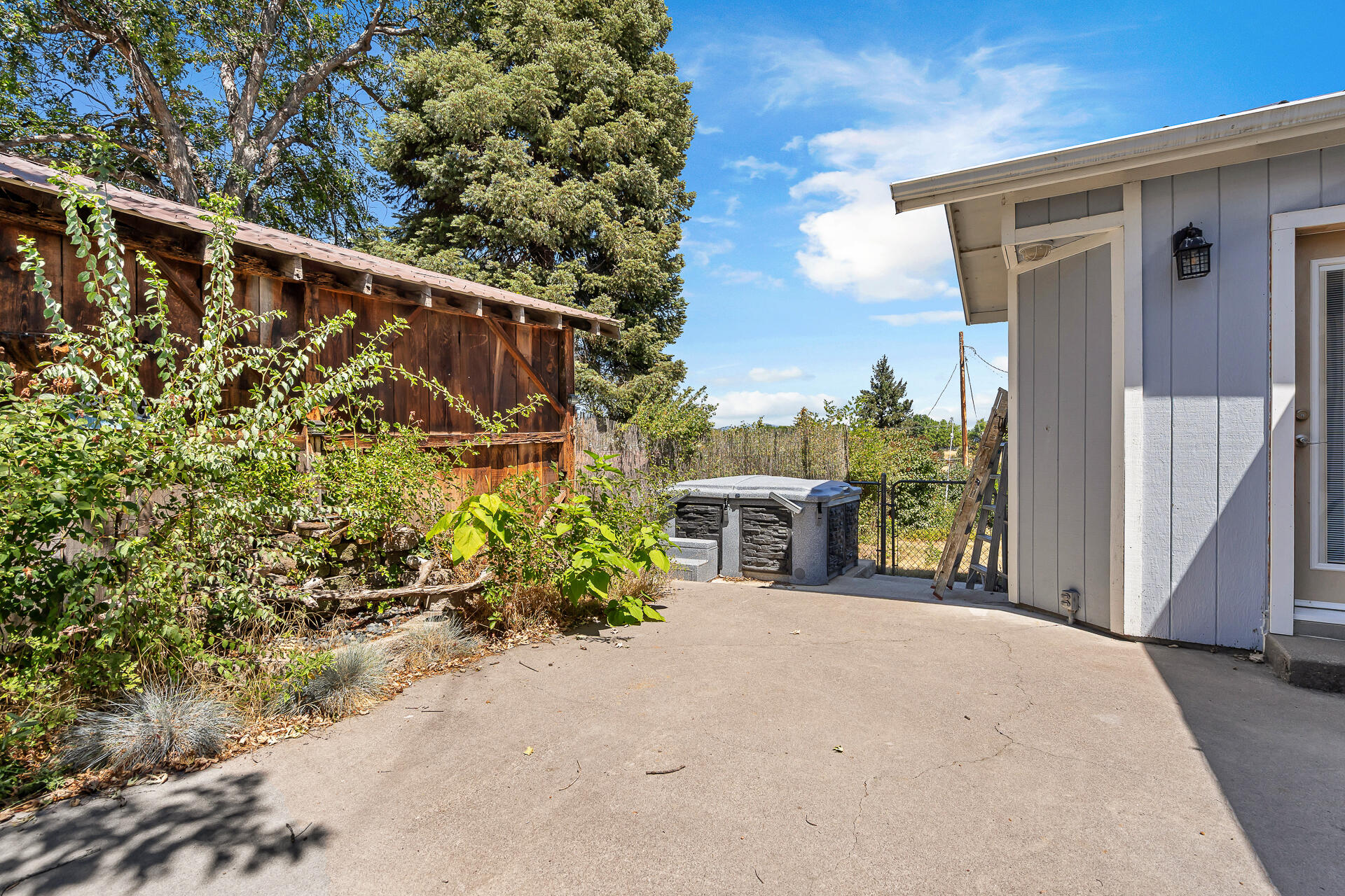 main property photo 46