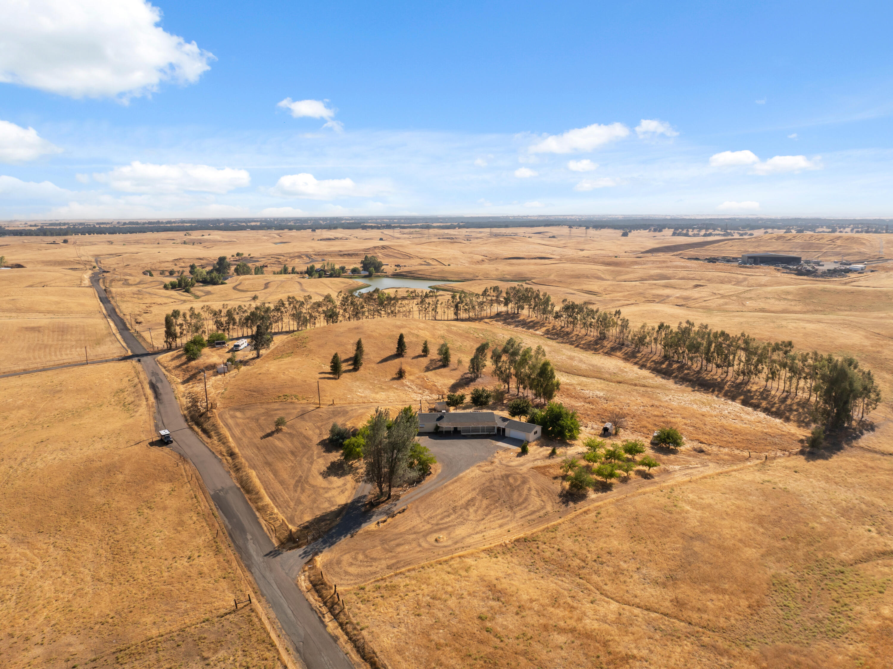 main property photo 28