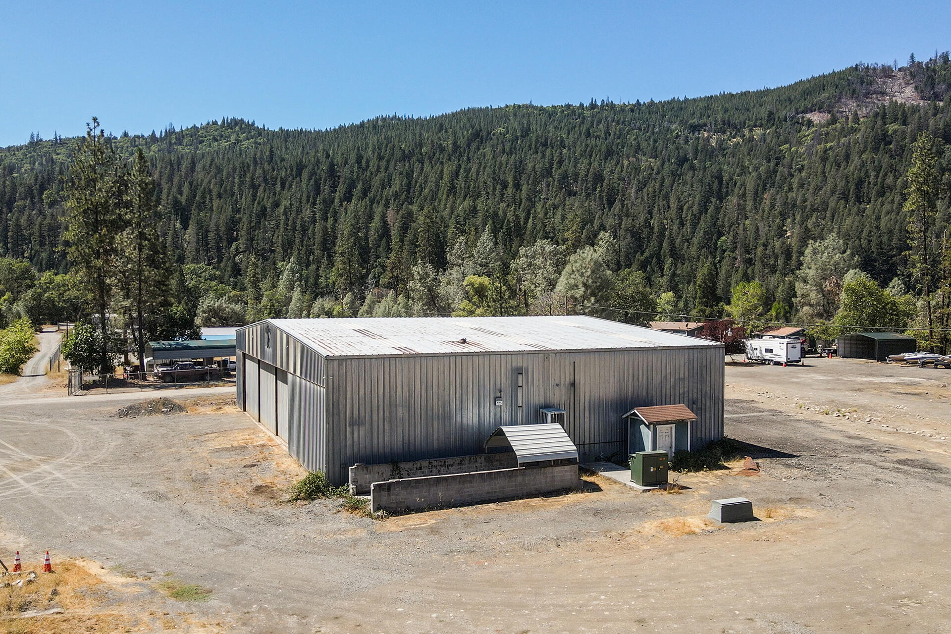 main property photo 27