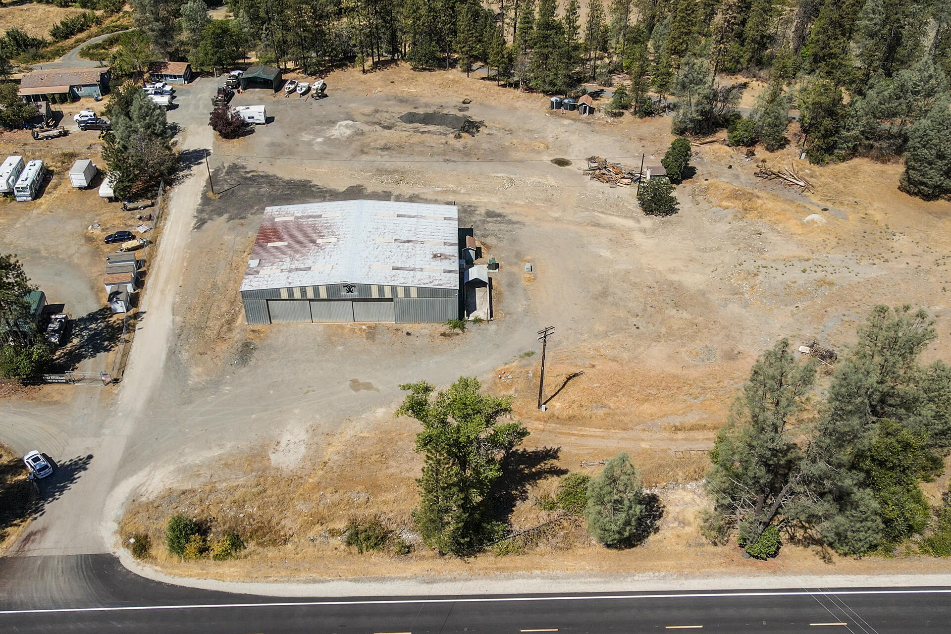 main property photo 30