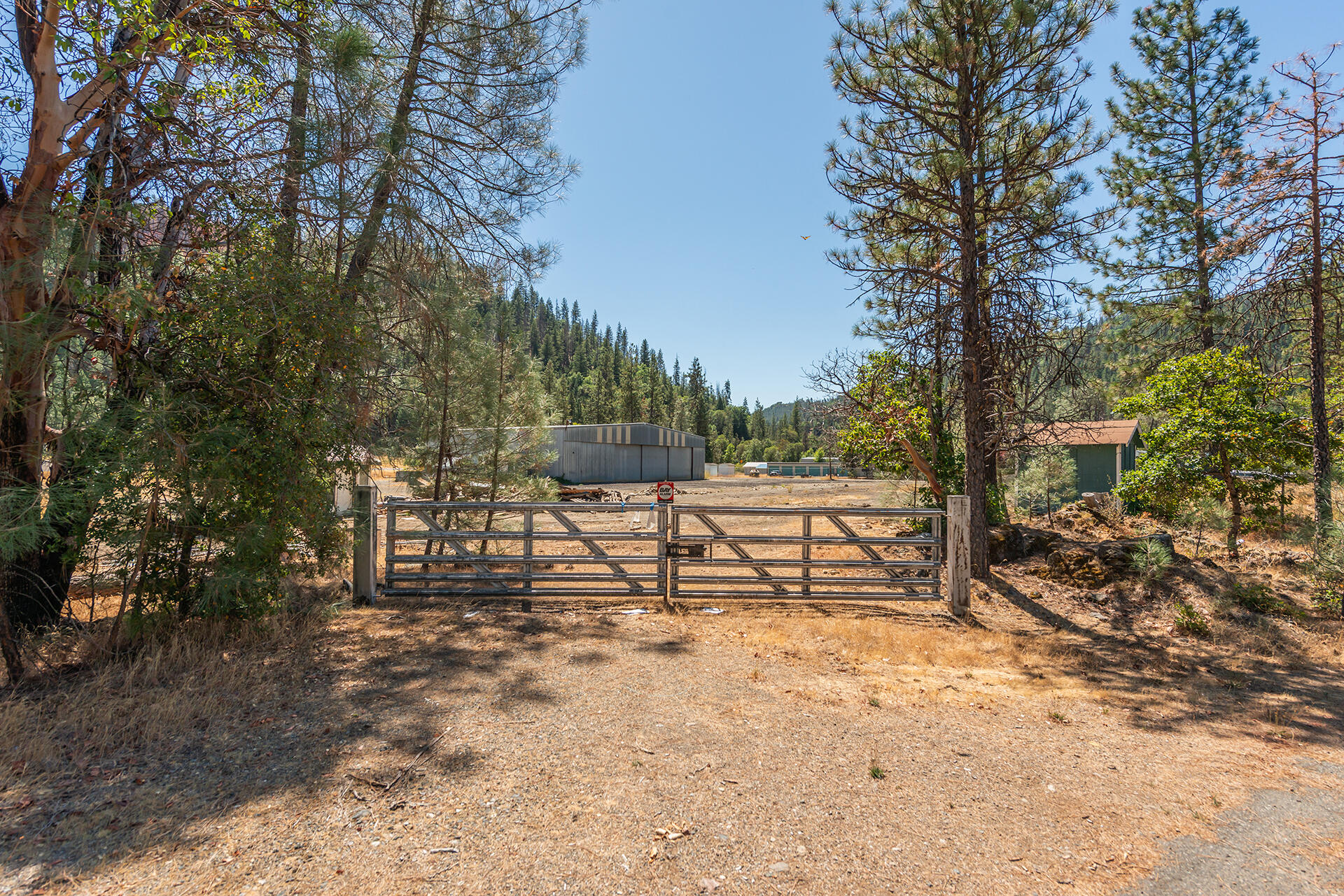 main property photo 12