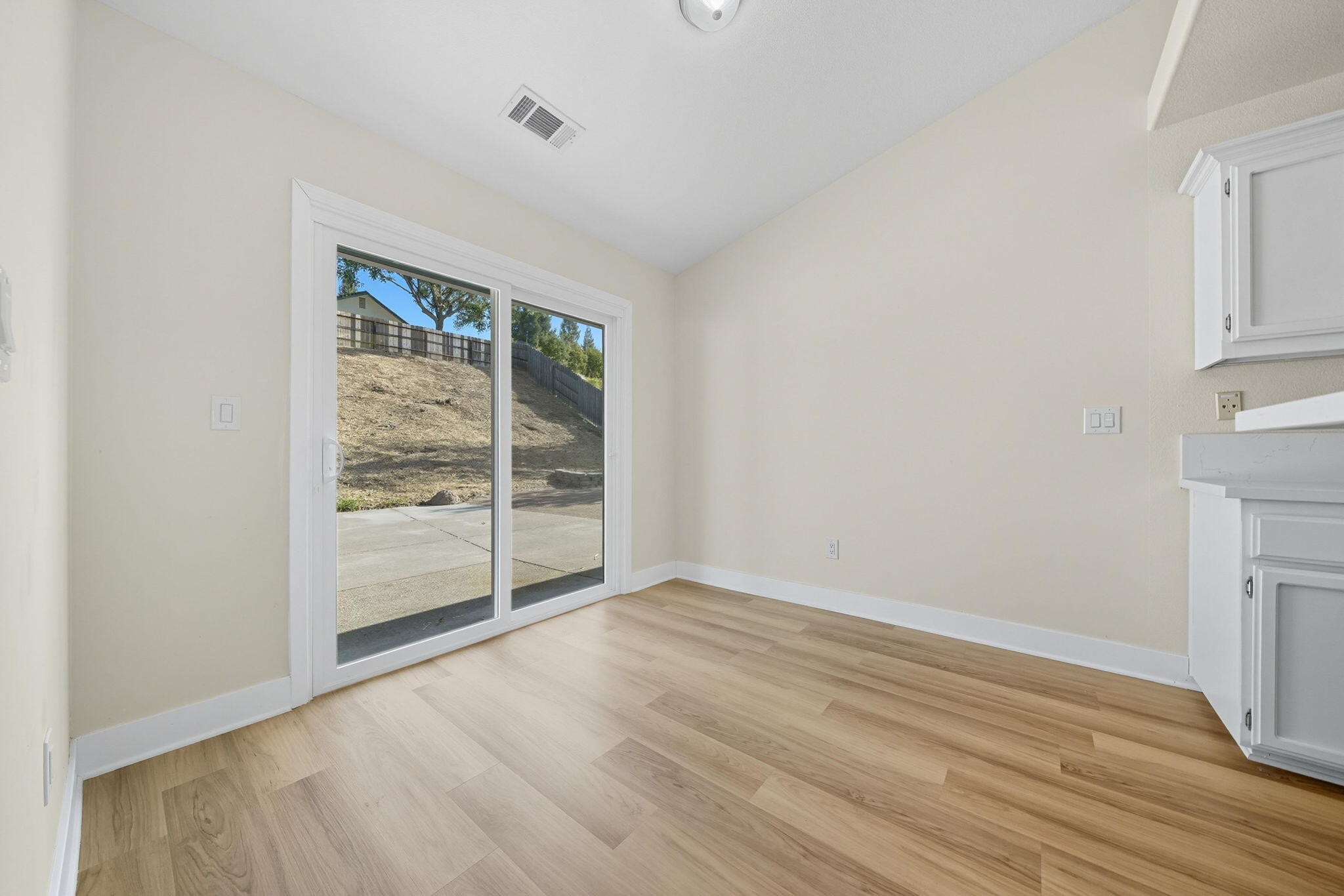 property viewer photo 13