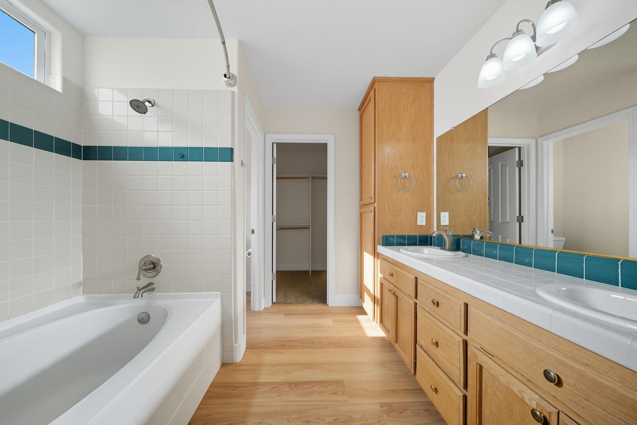 property viewer photo 23