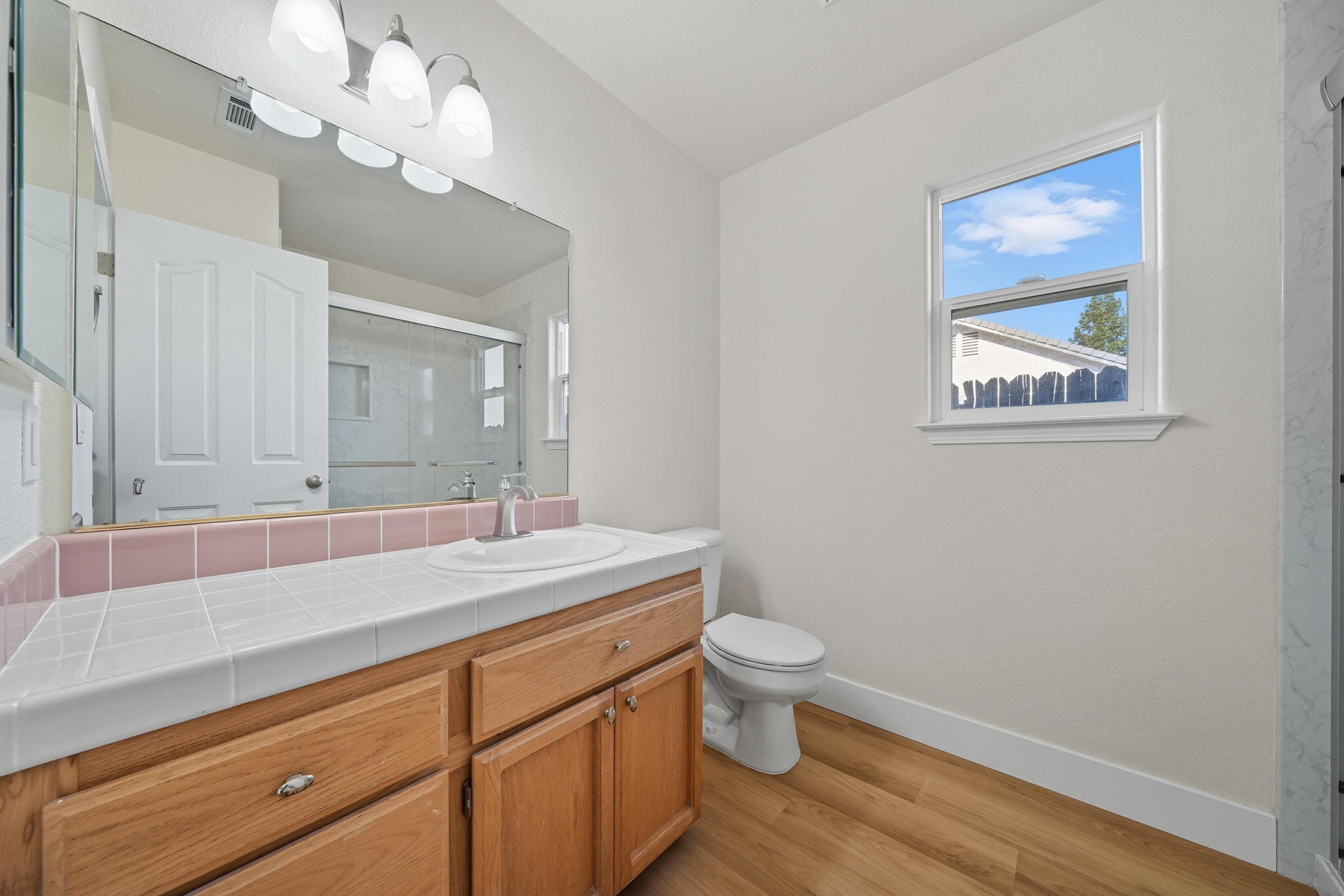 property viewer photo 31