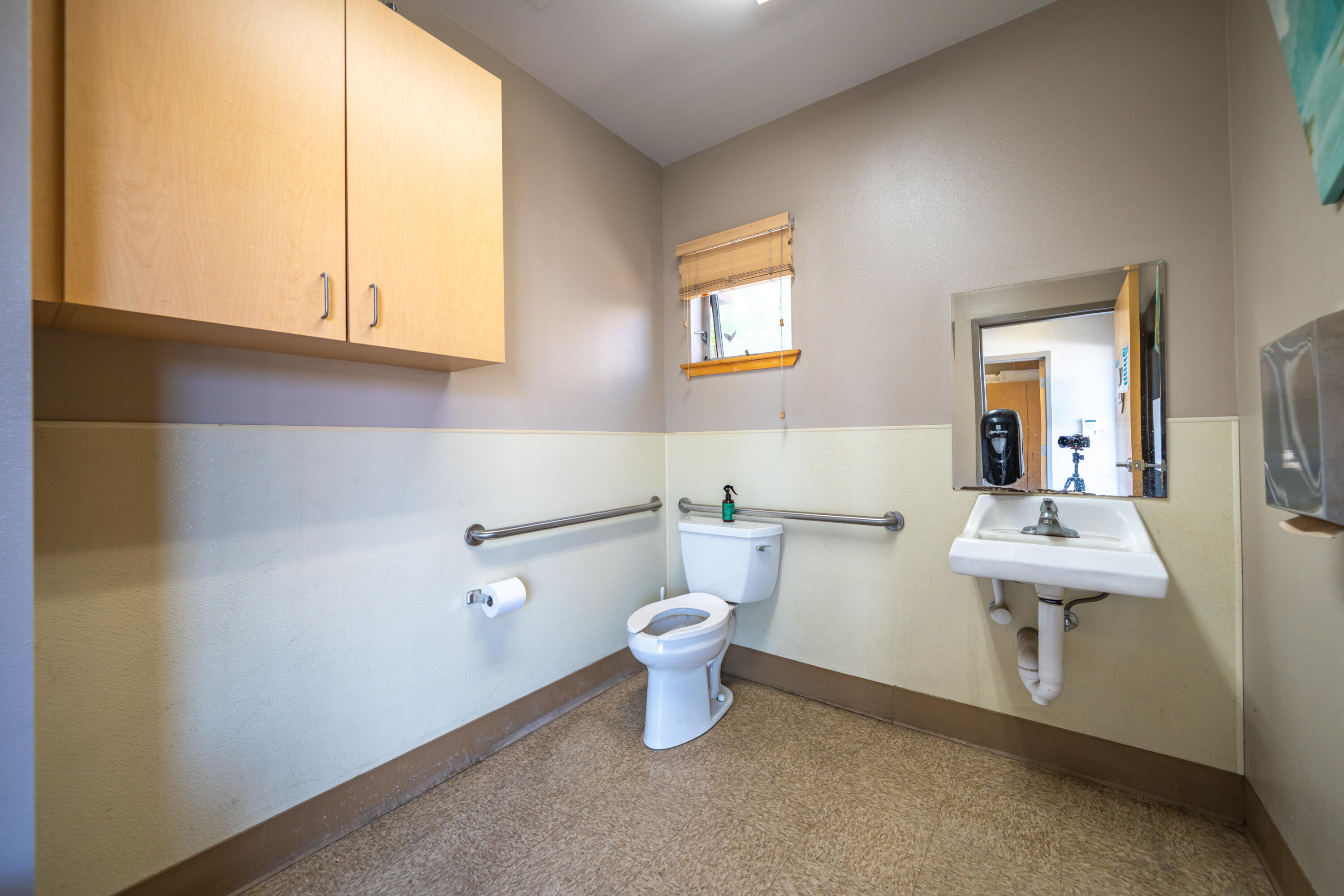main property photo 5