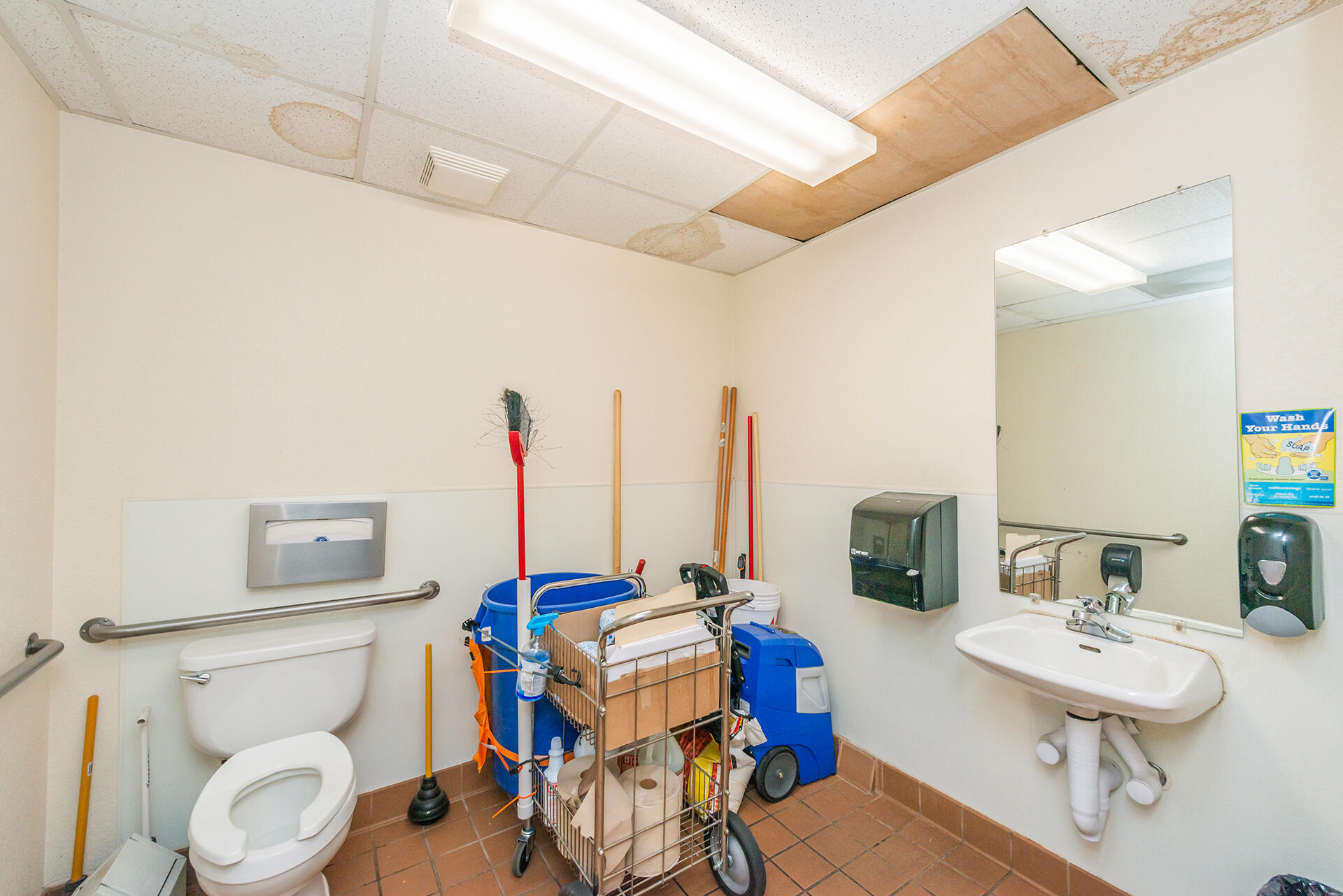 main property photo 74