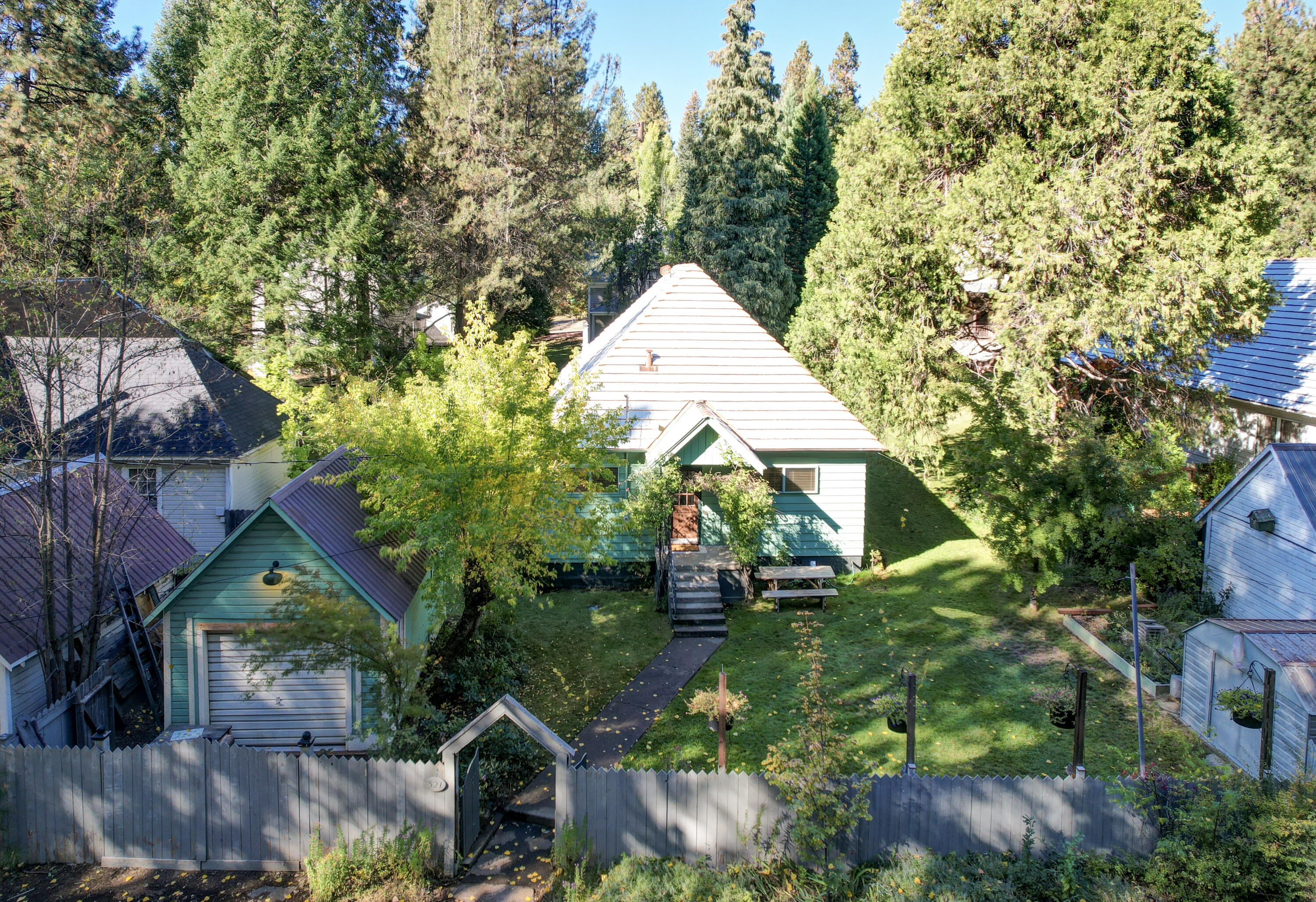 main property photo 45