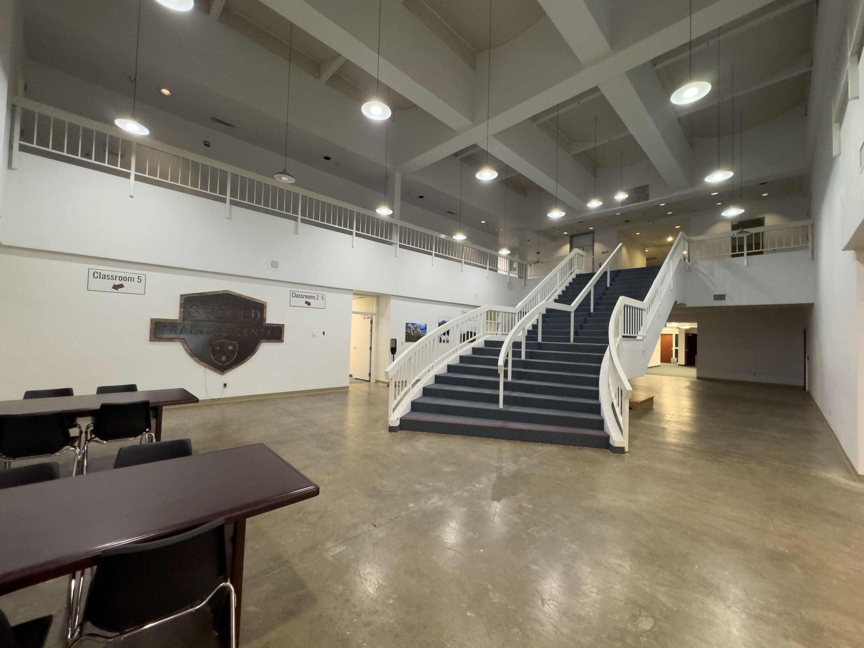 main property photo 16