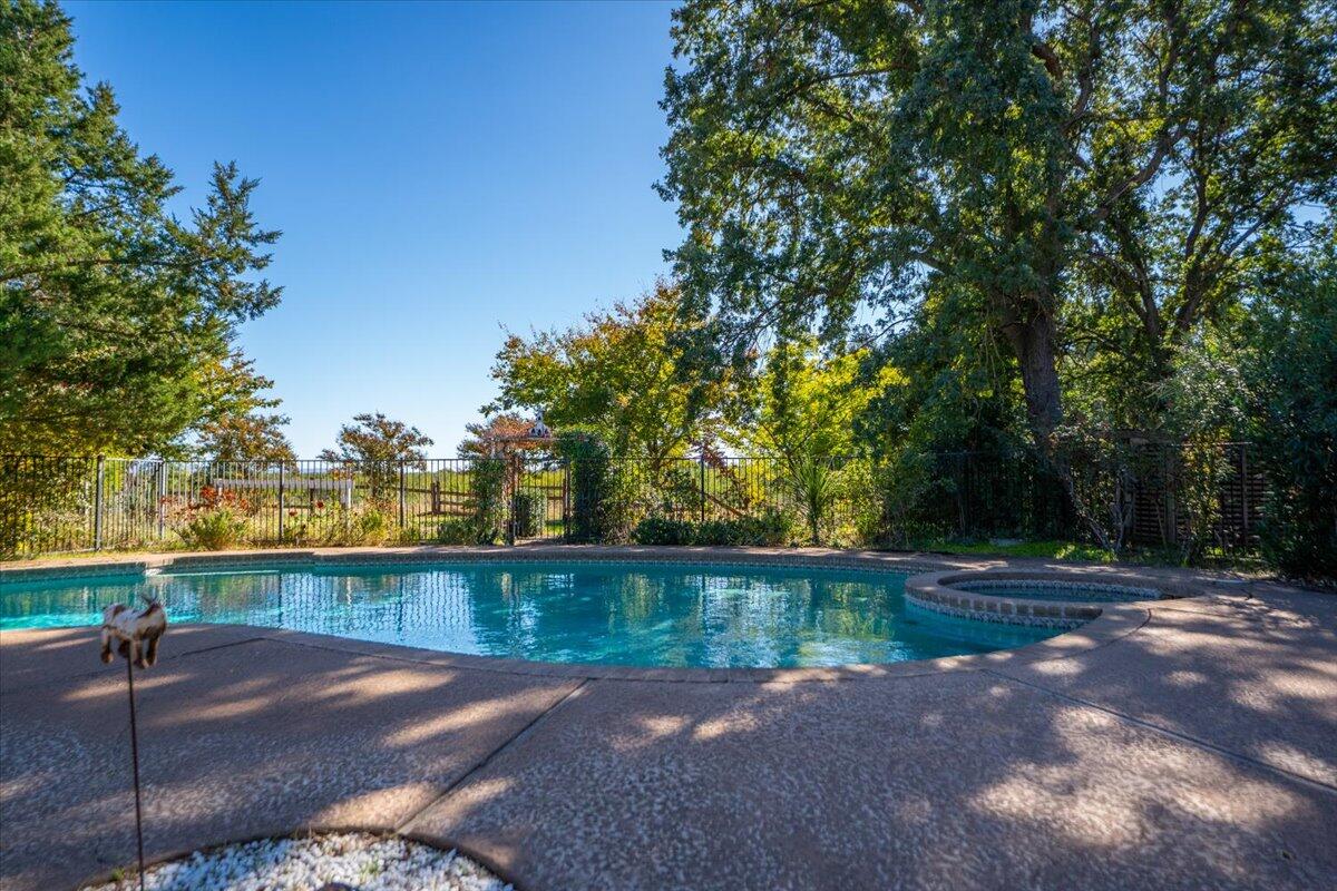 main property photo 51