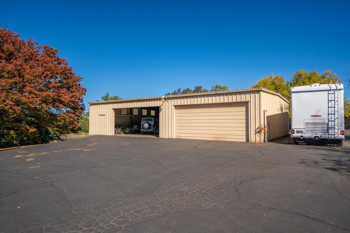 main property photo 67