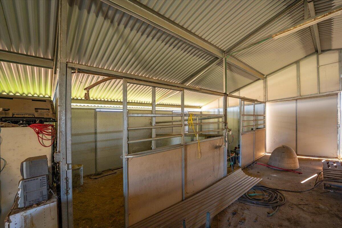 main property photo 80