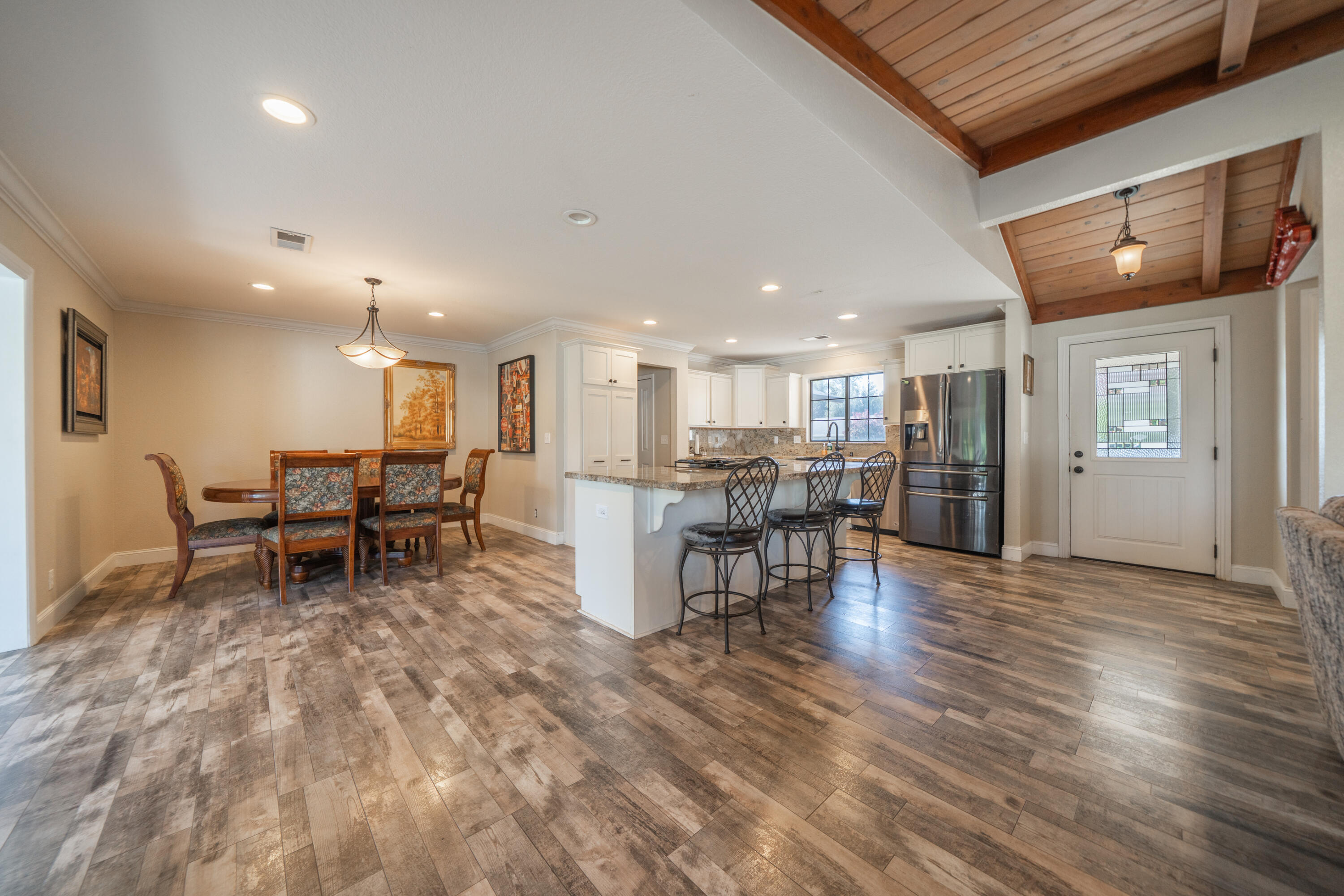 main property photo 7