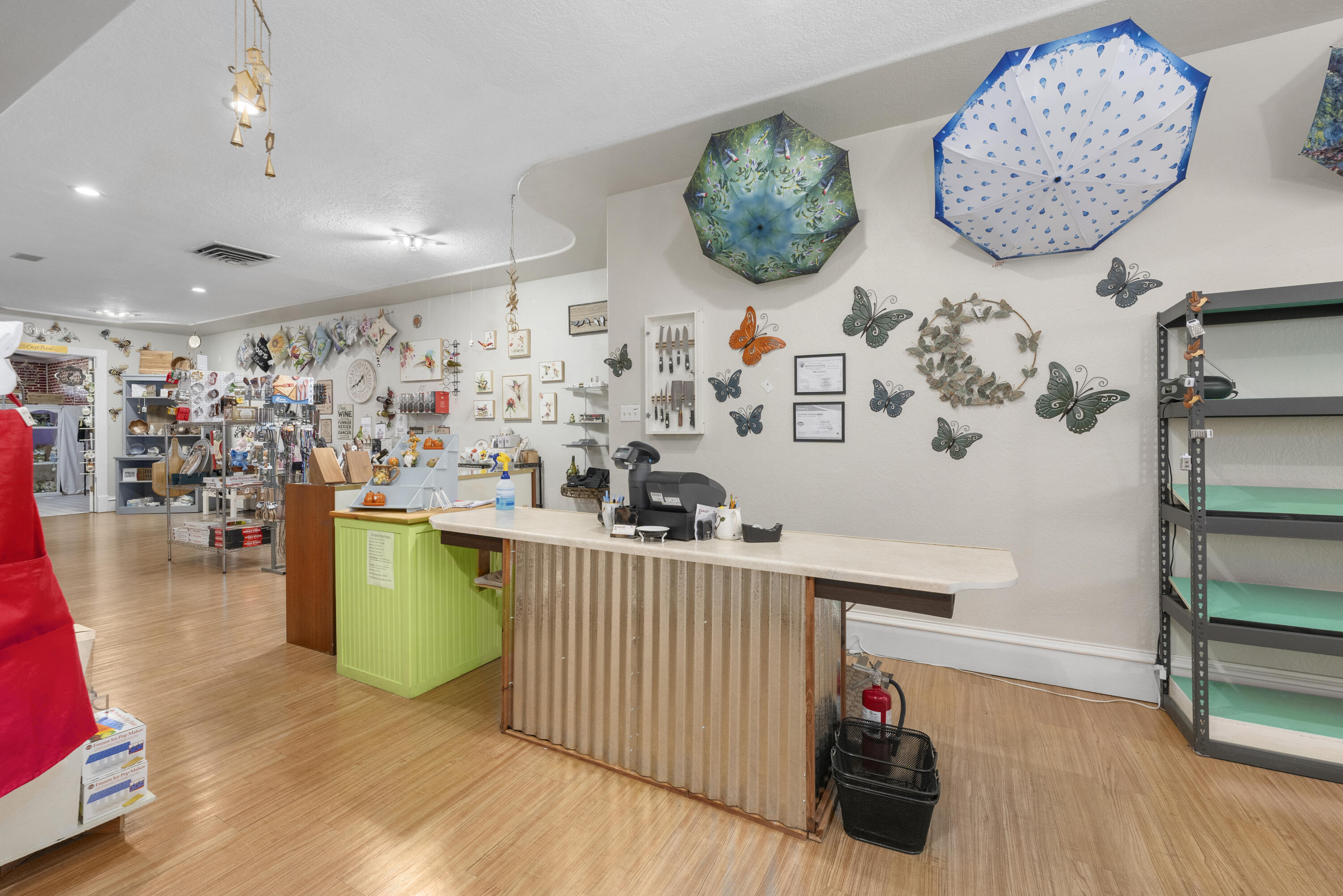 main property photo 27