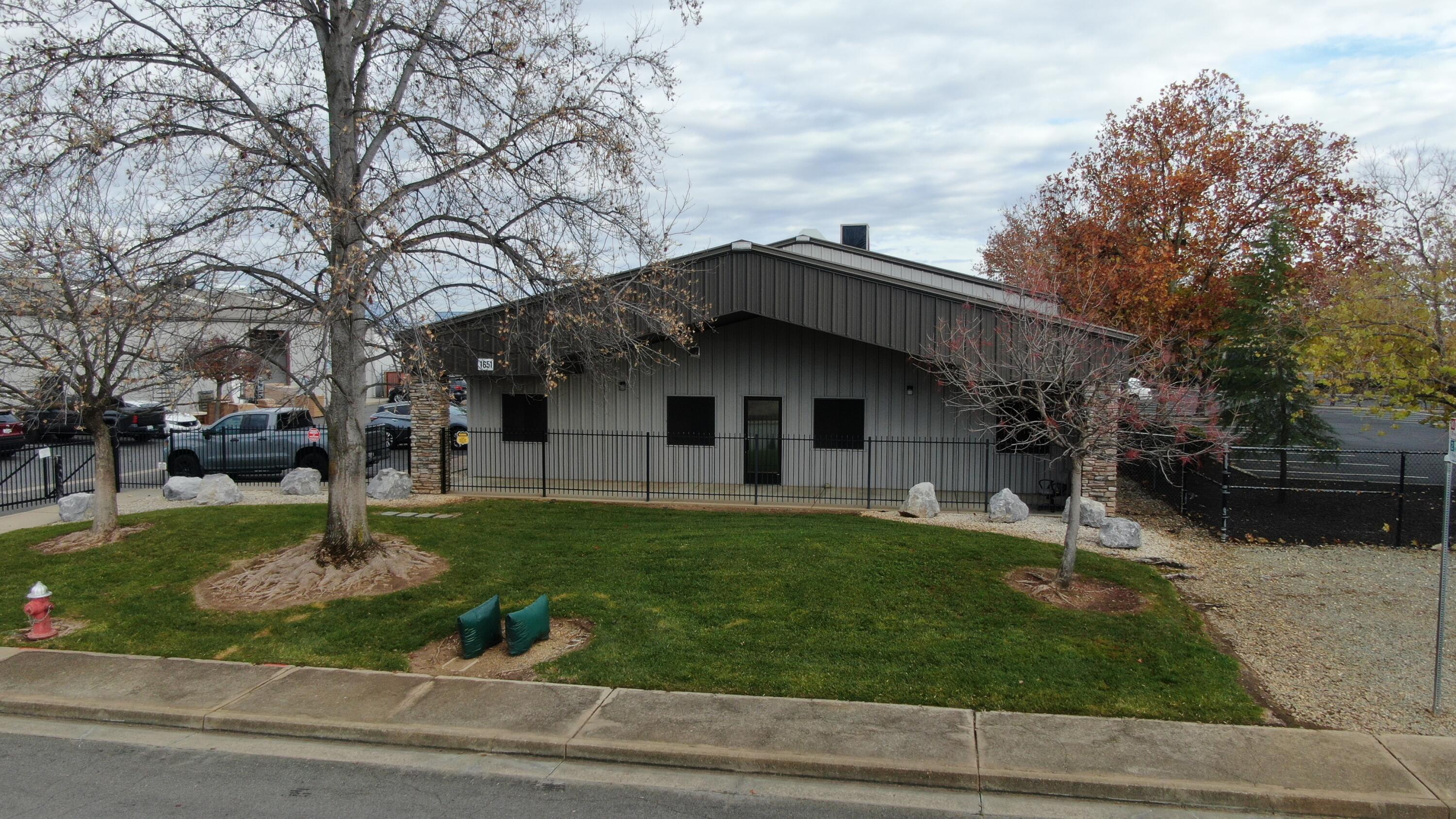 main property photo 11