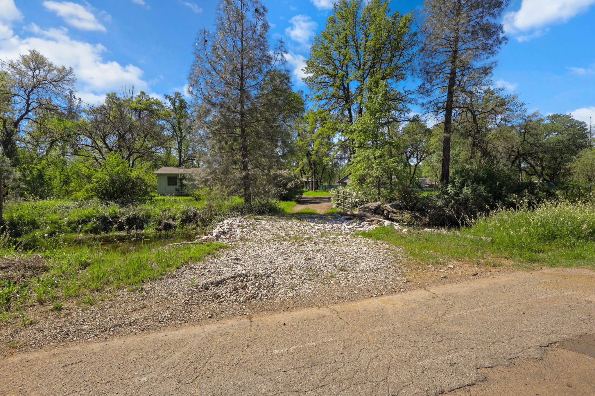 main property photo 23