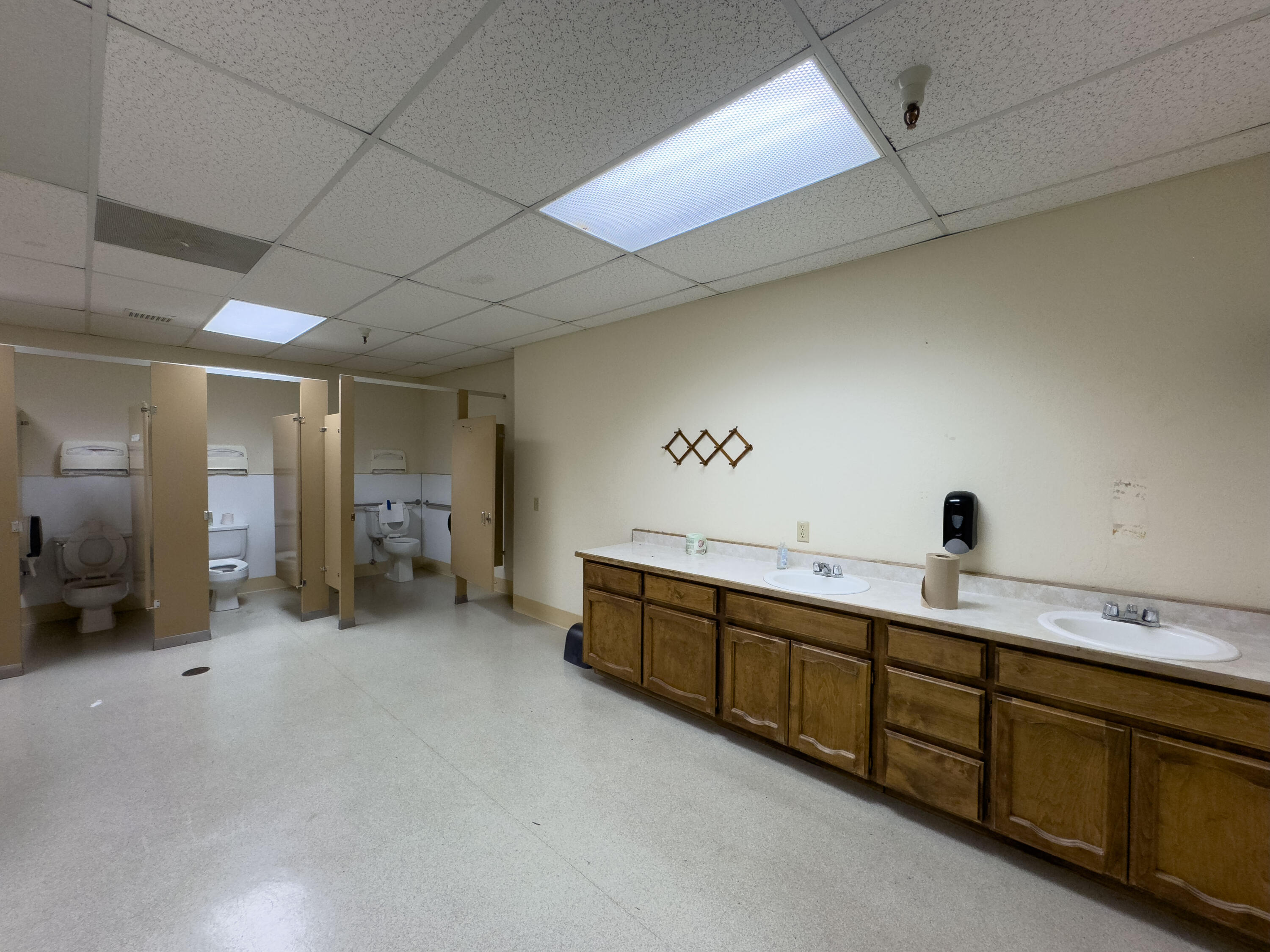 main property photo 12