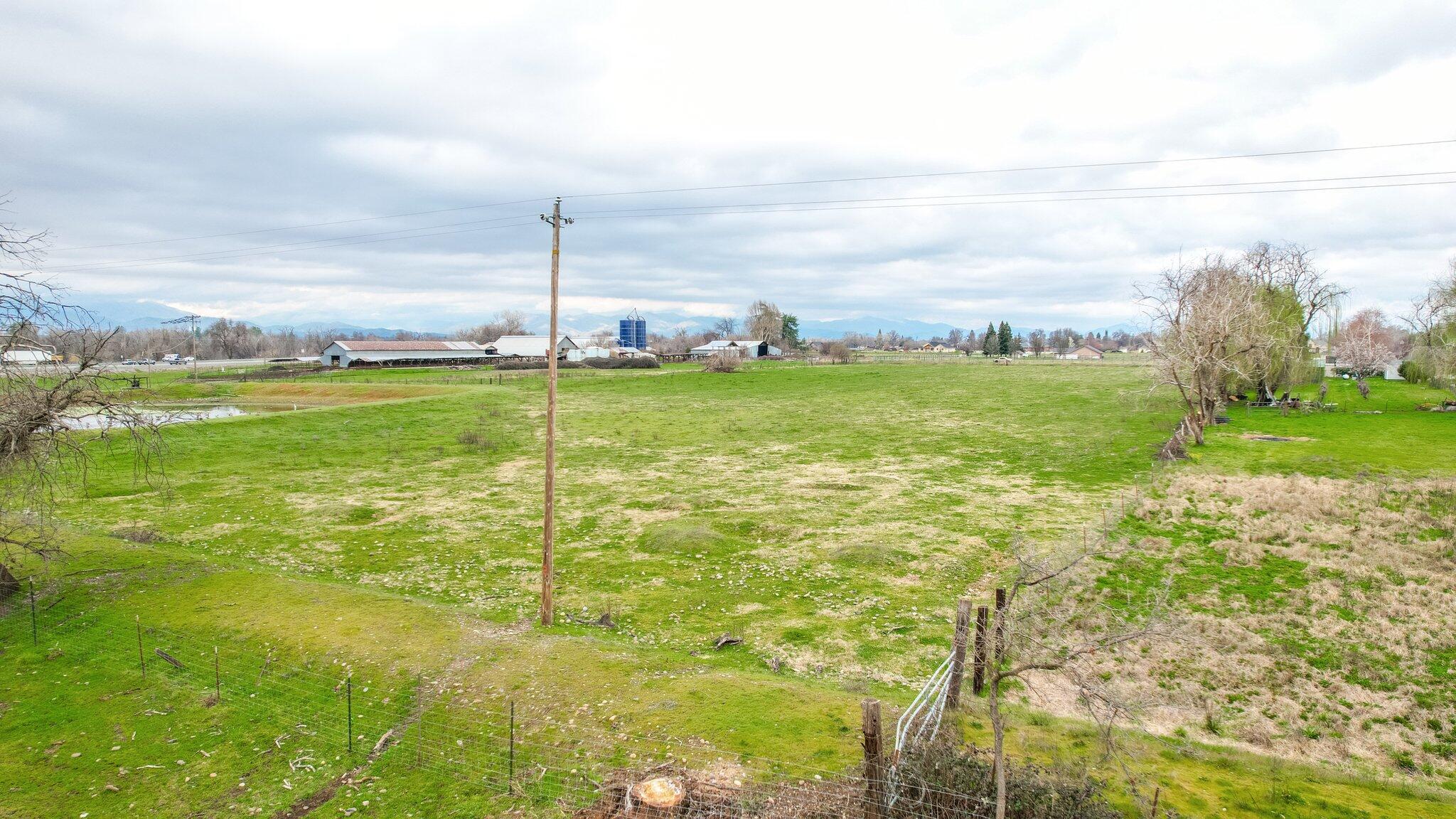 main property photo 8