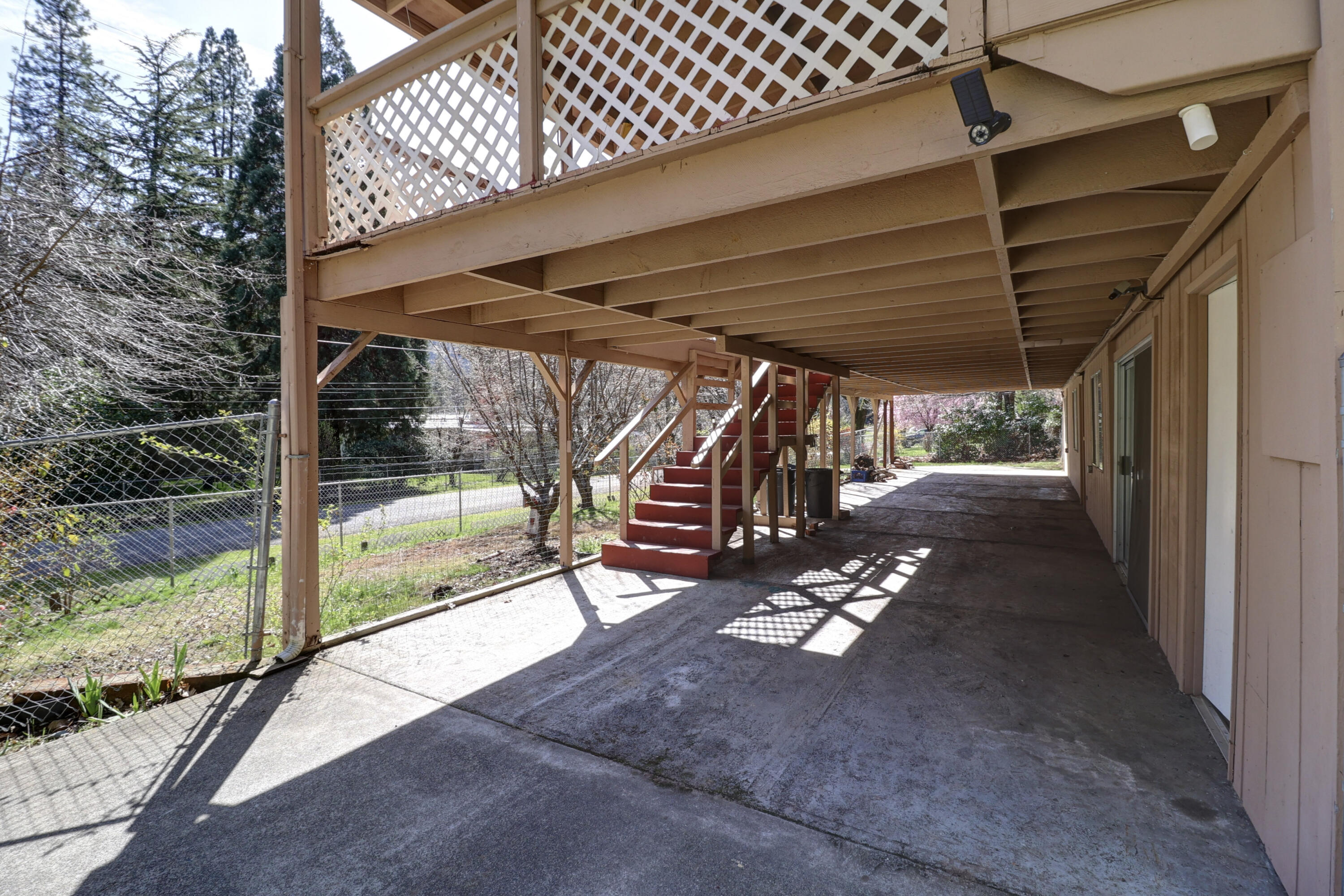 main property photo 37