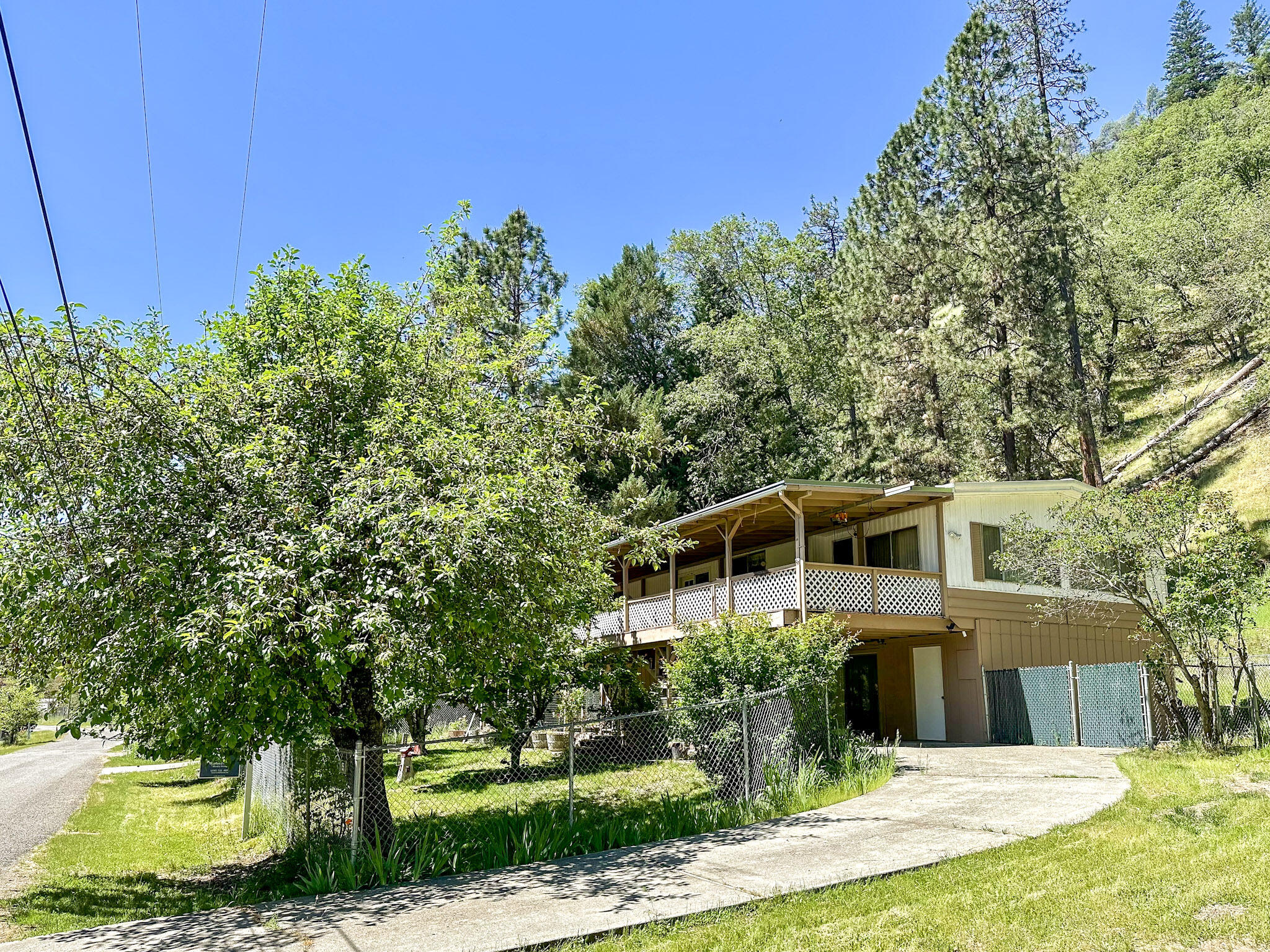 main property photo 39