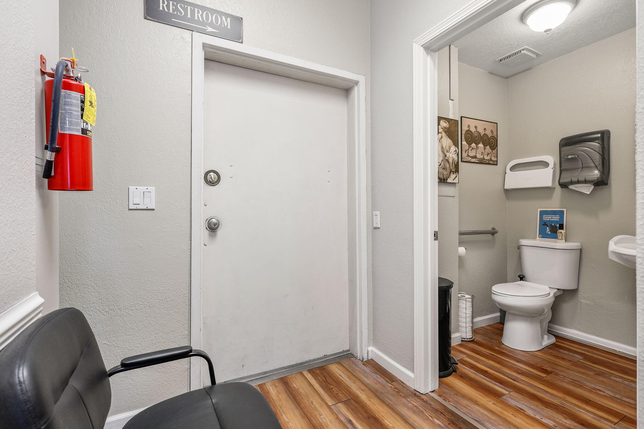 main property photo 16