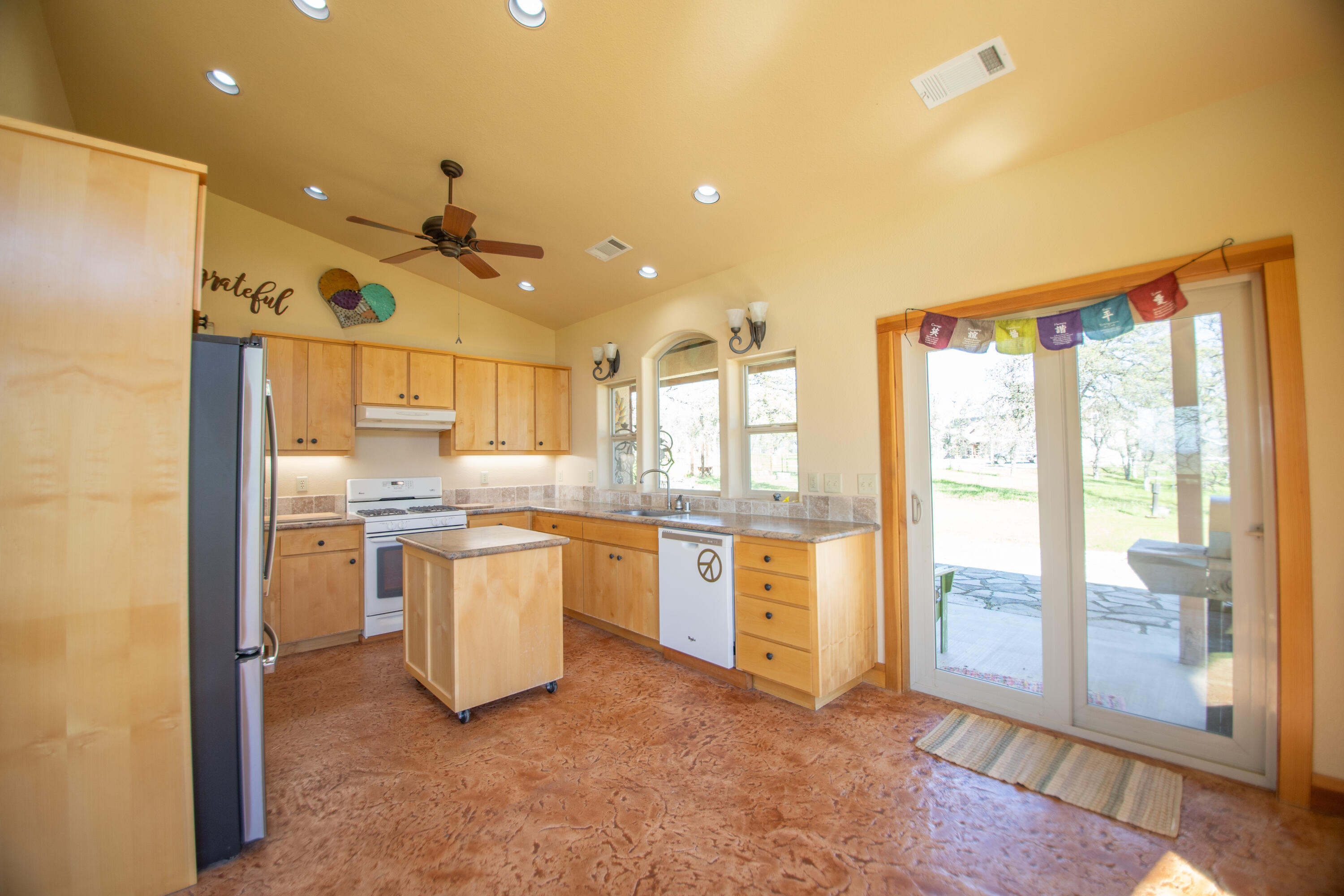 main property photo 17