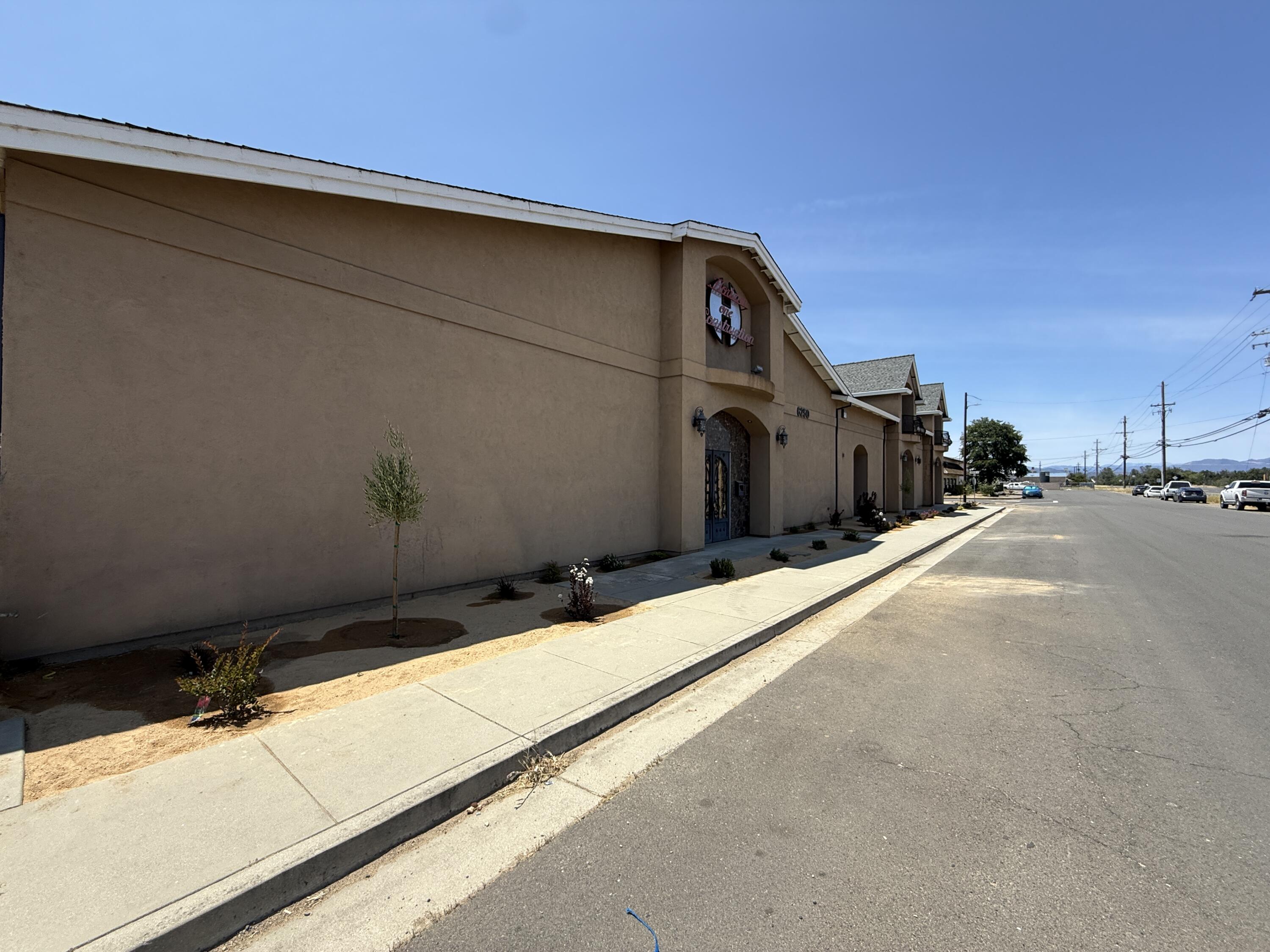 main property photo 8