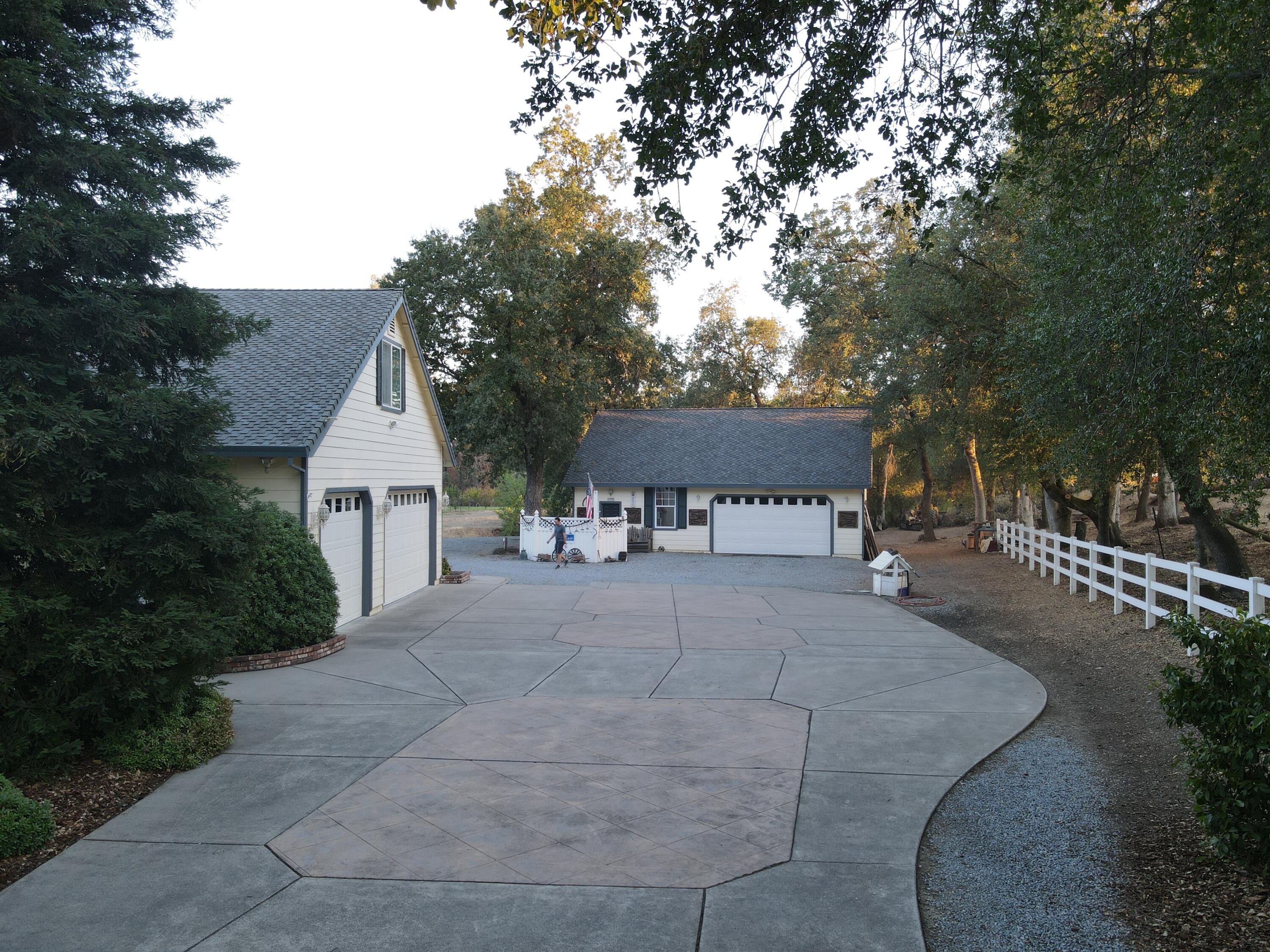main property photo 25