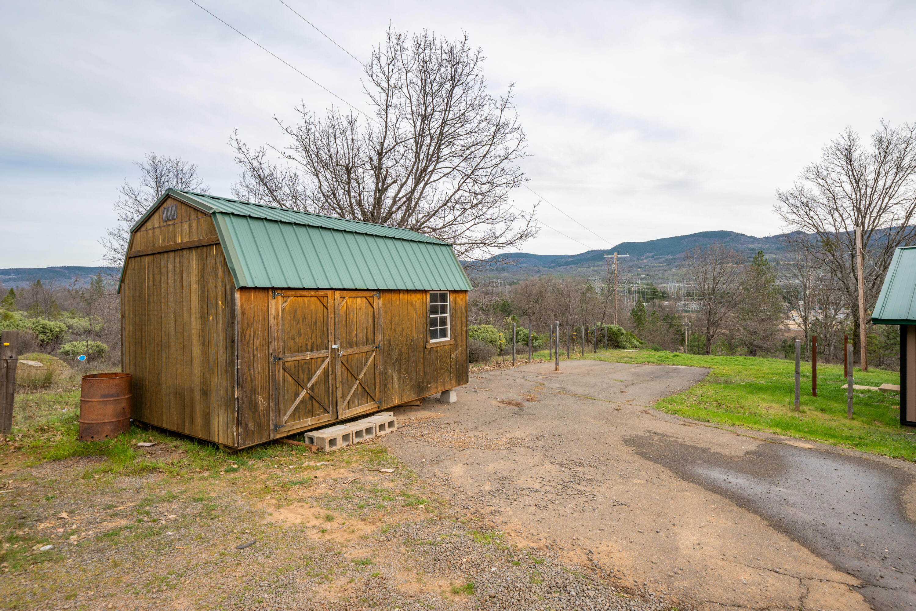 main property photo 39