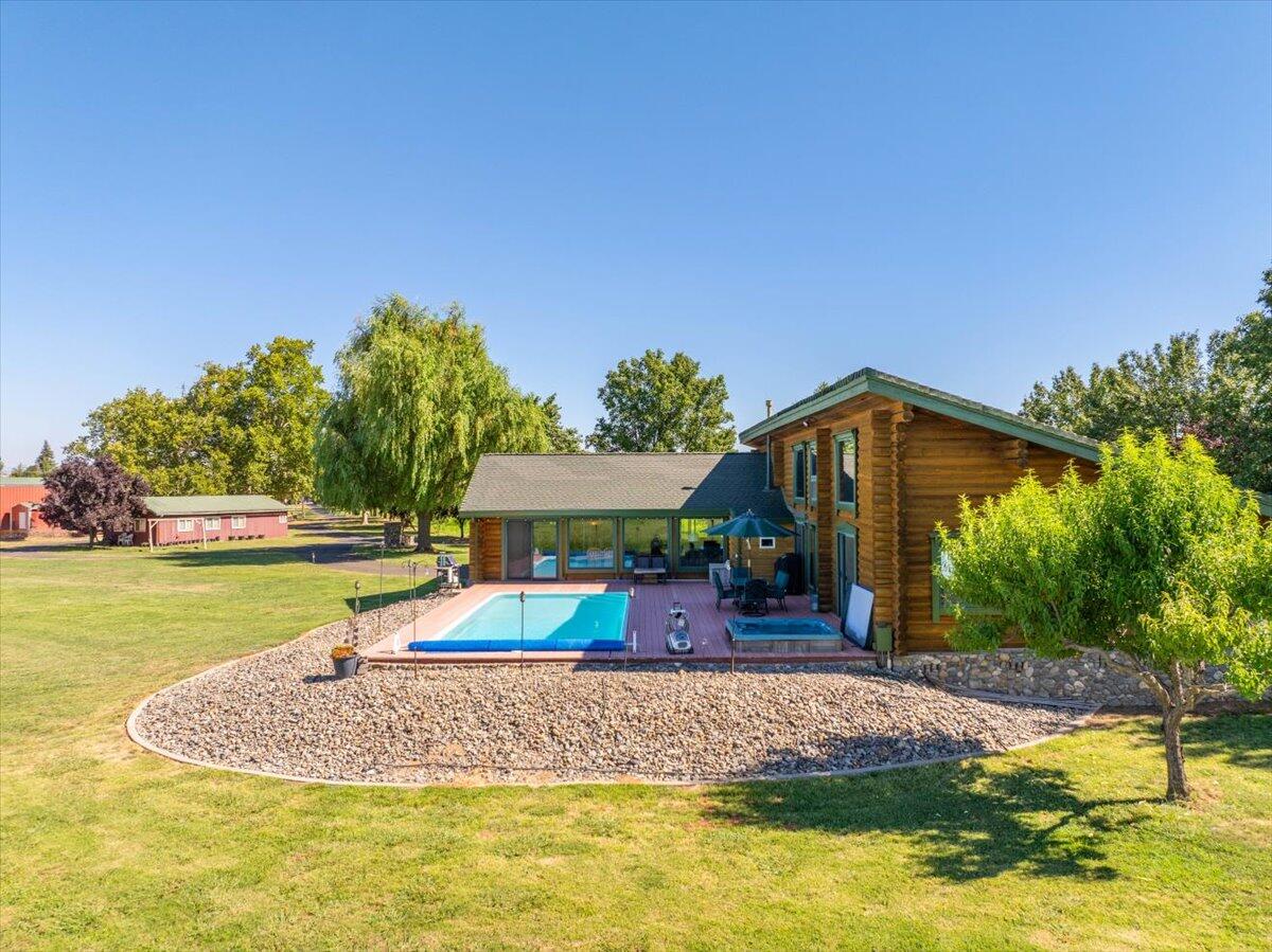 main property photo 41