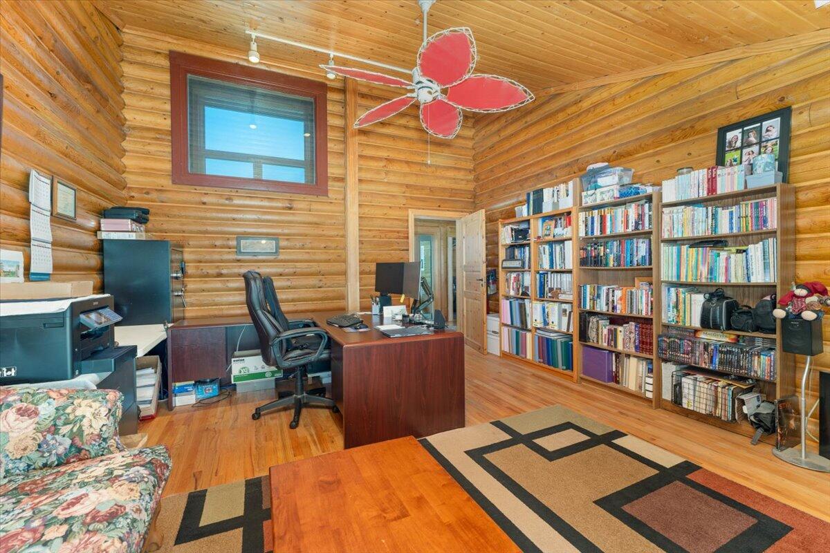 main property photo 27