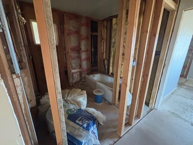main property photo 13
