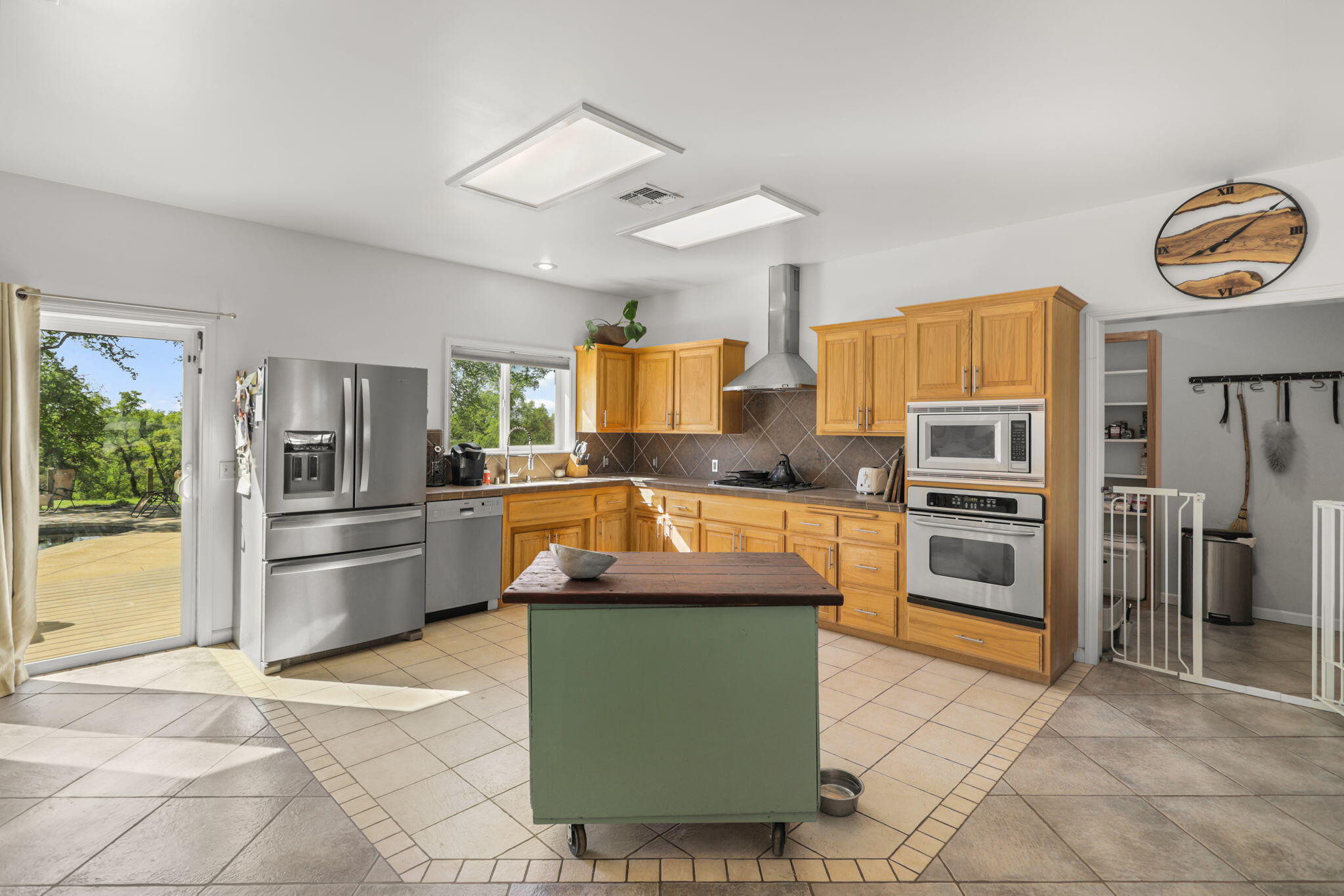 main property photo 9