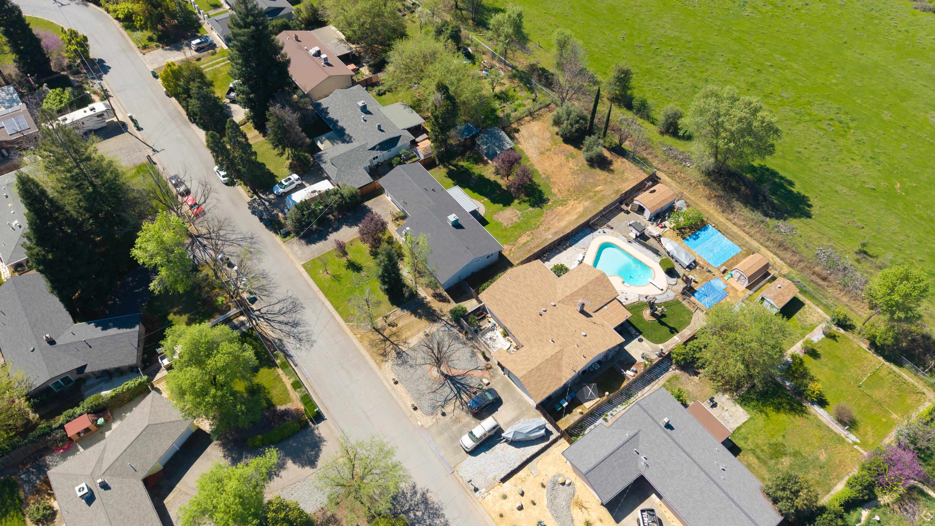 main property photo 13