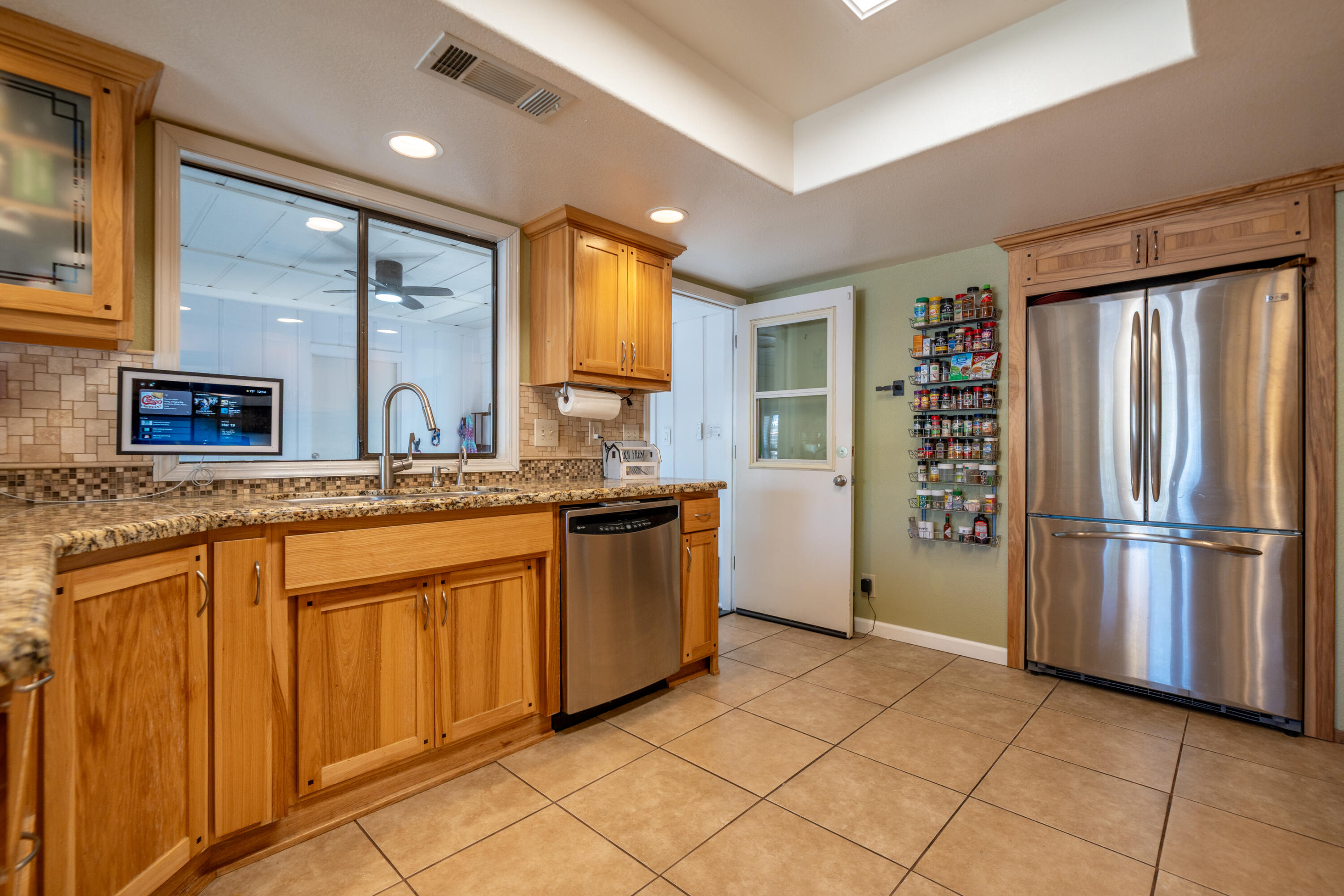 main property photo 20