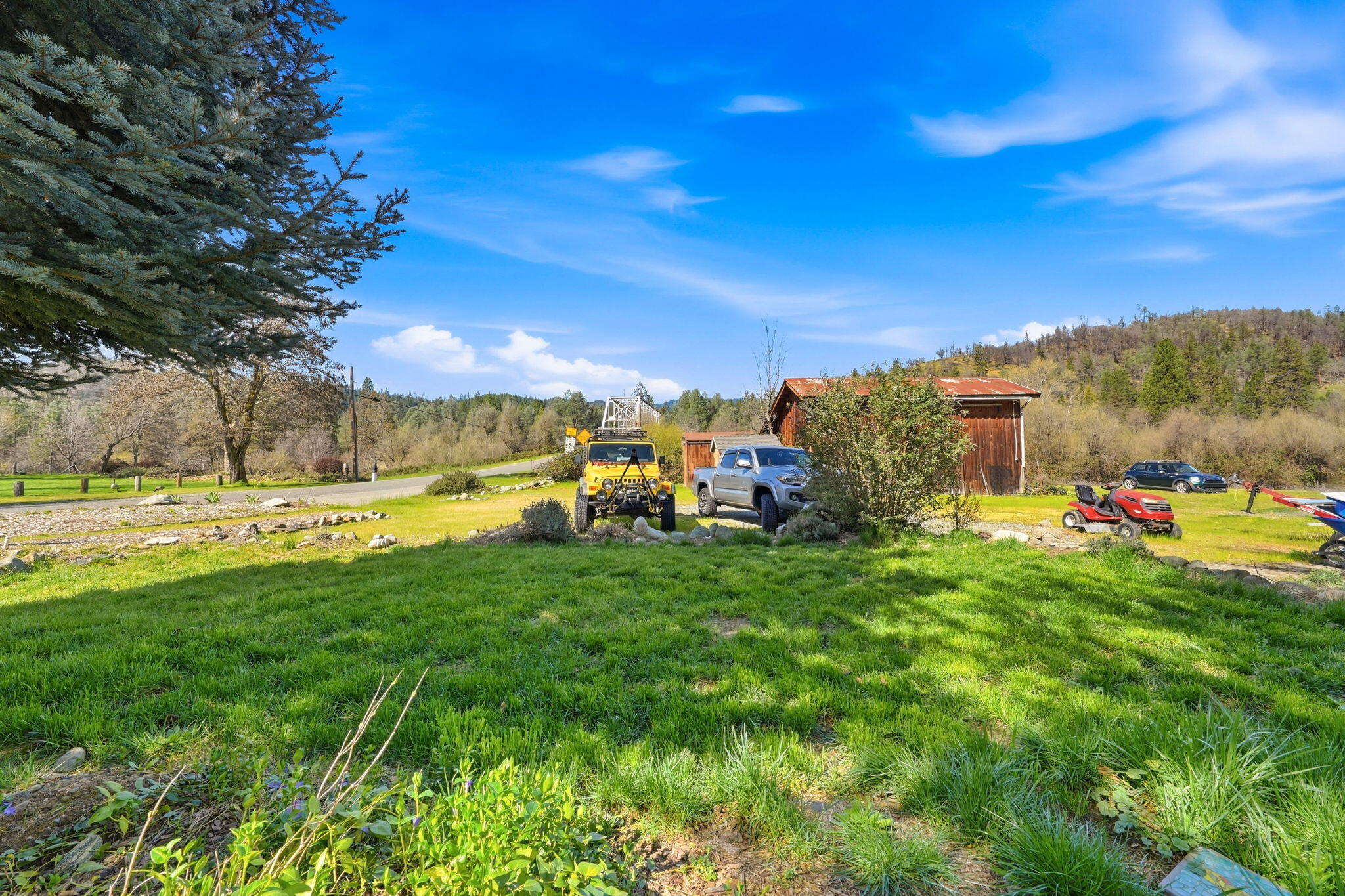 main property photo 25