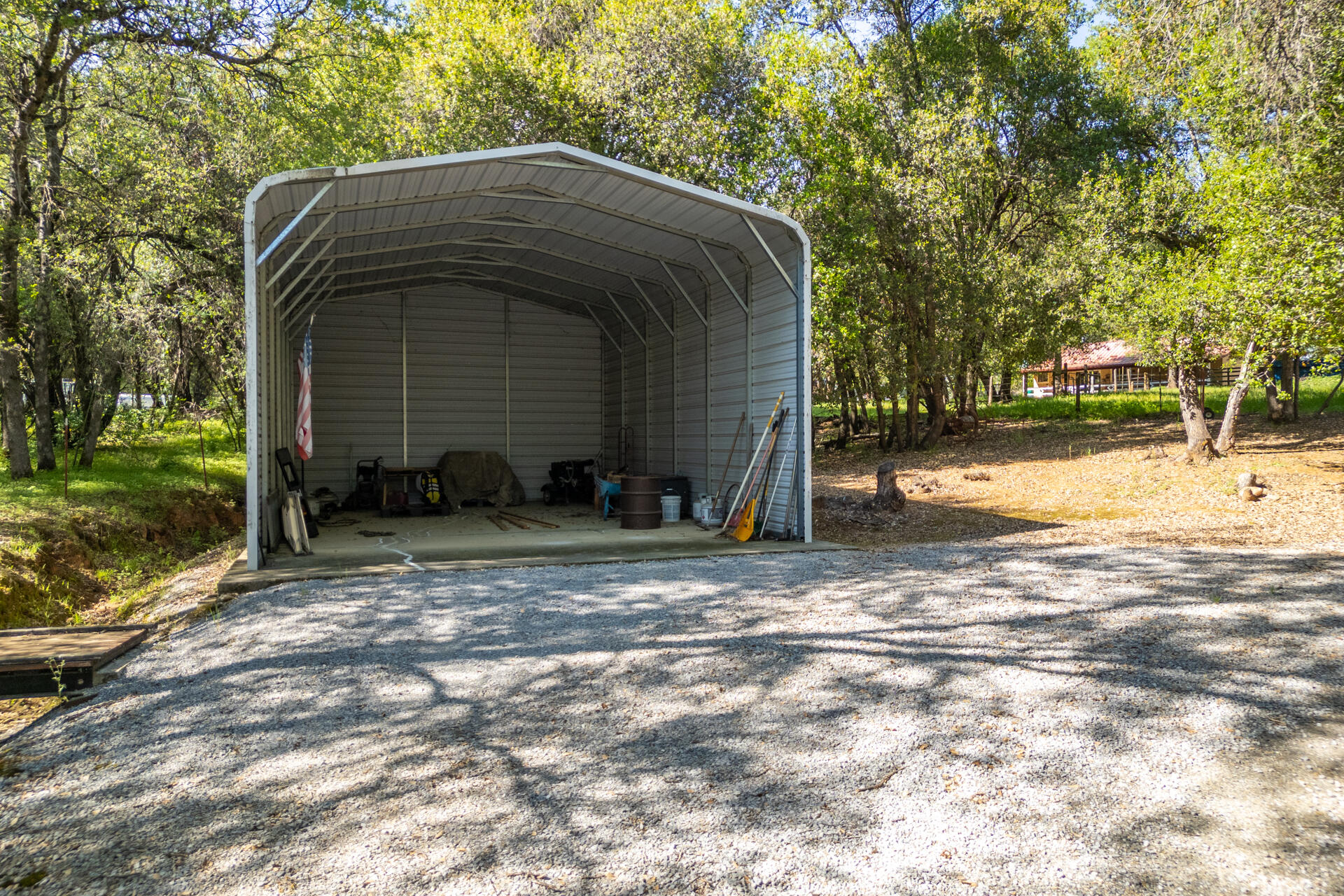 main property photo 40