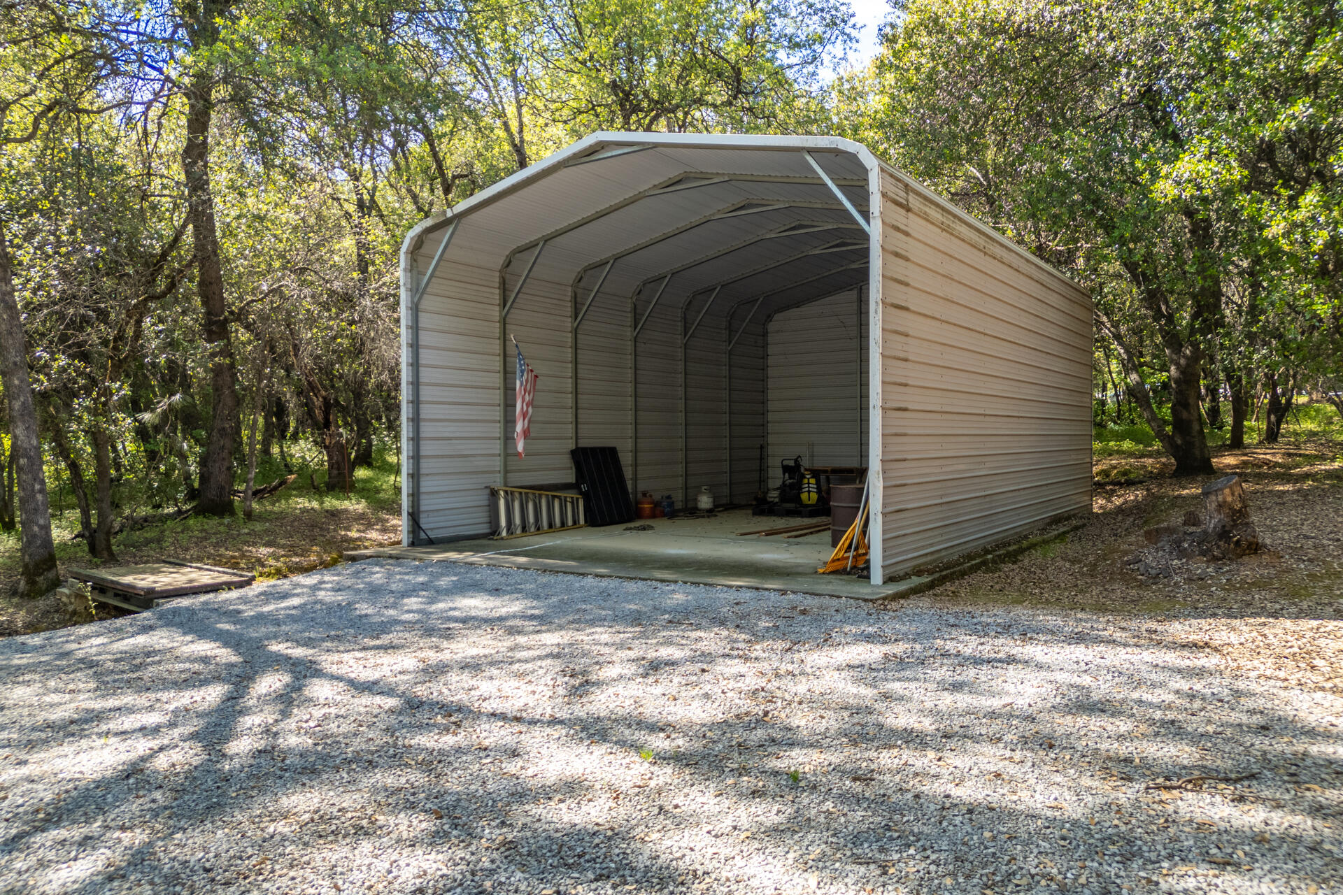 main property photo 41