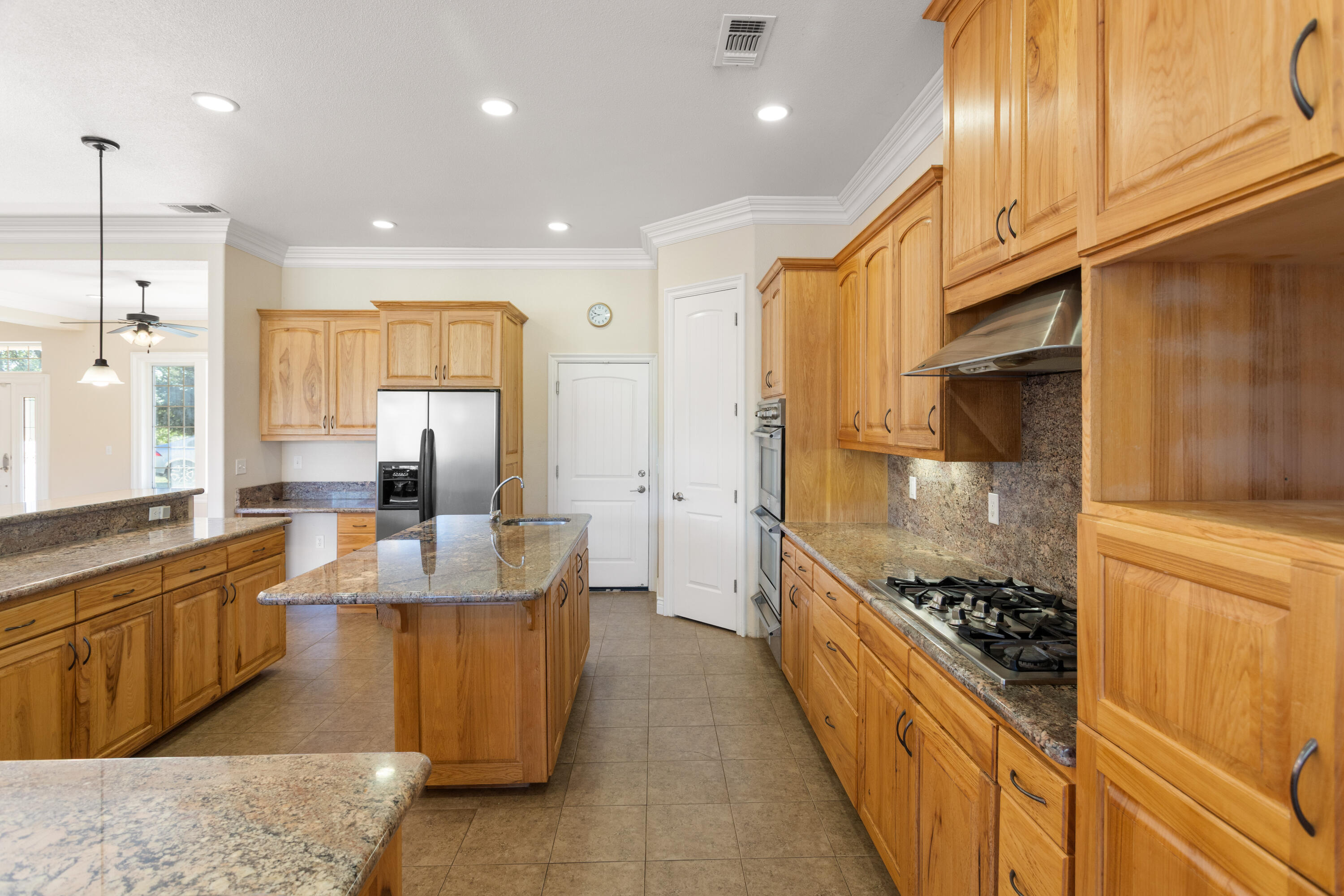 main property photo 15