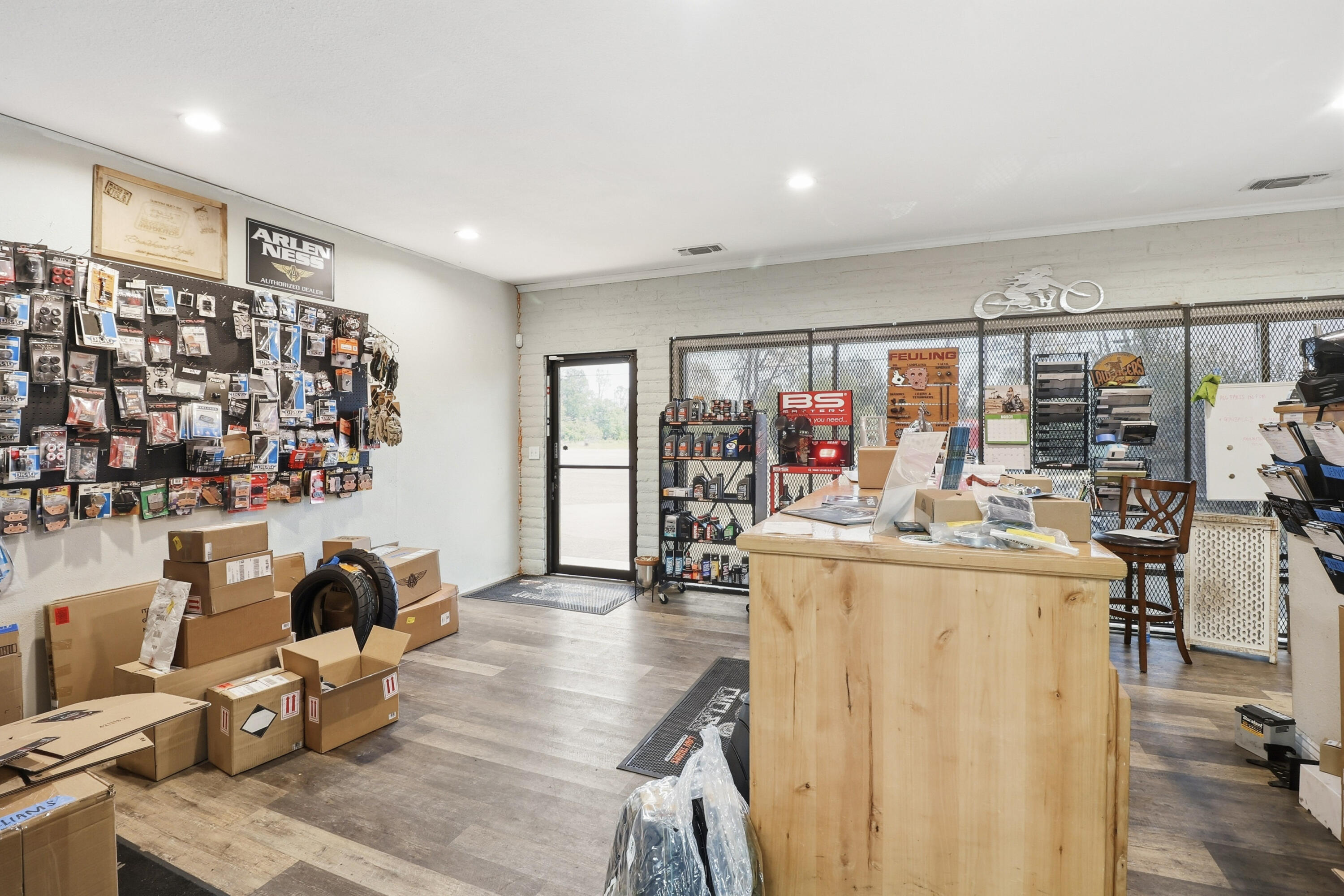 main property photo 11