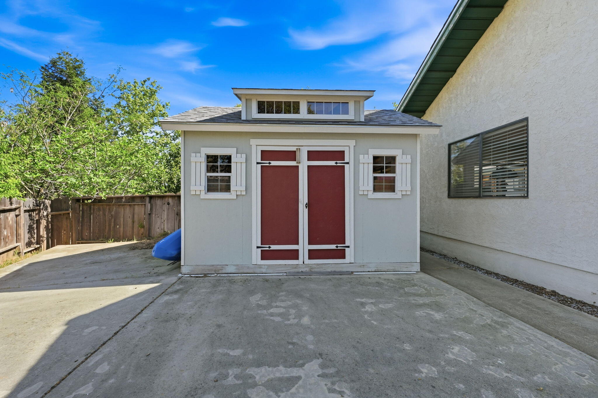main property photo 28