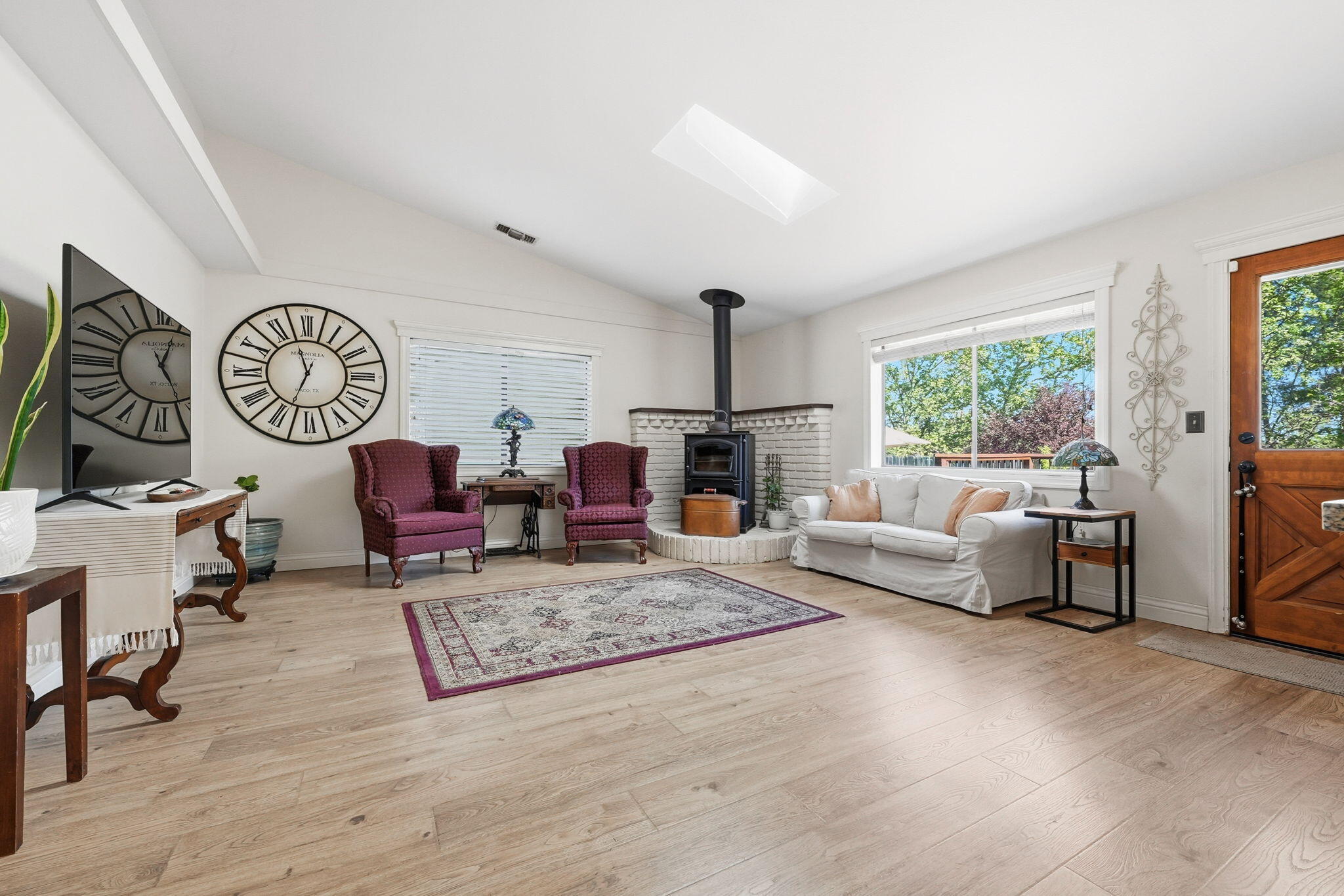 main property photo 8