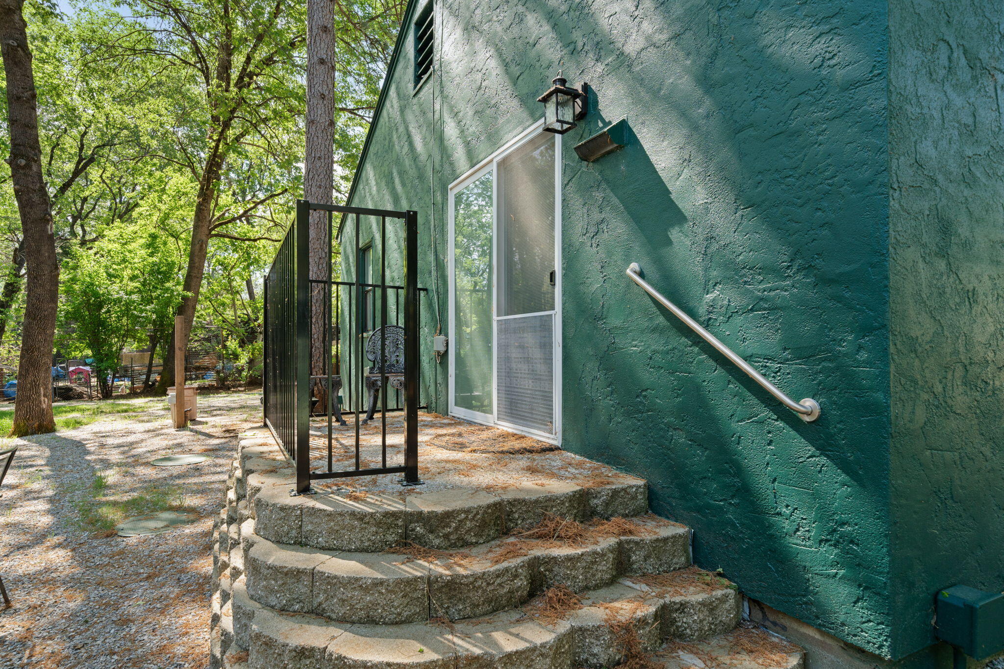 main property photo 18