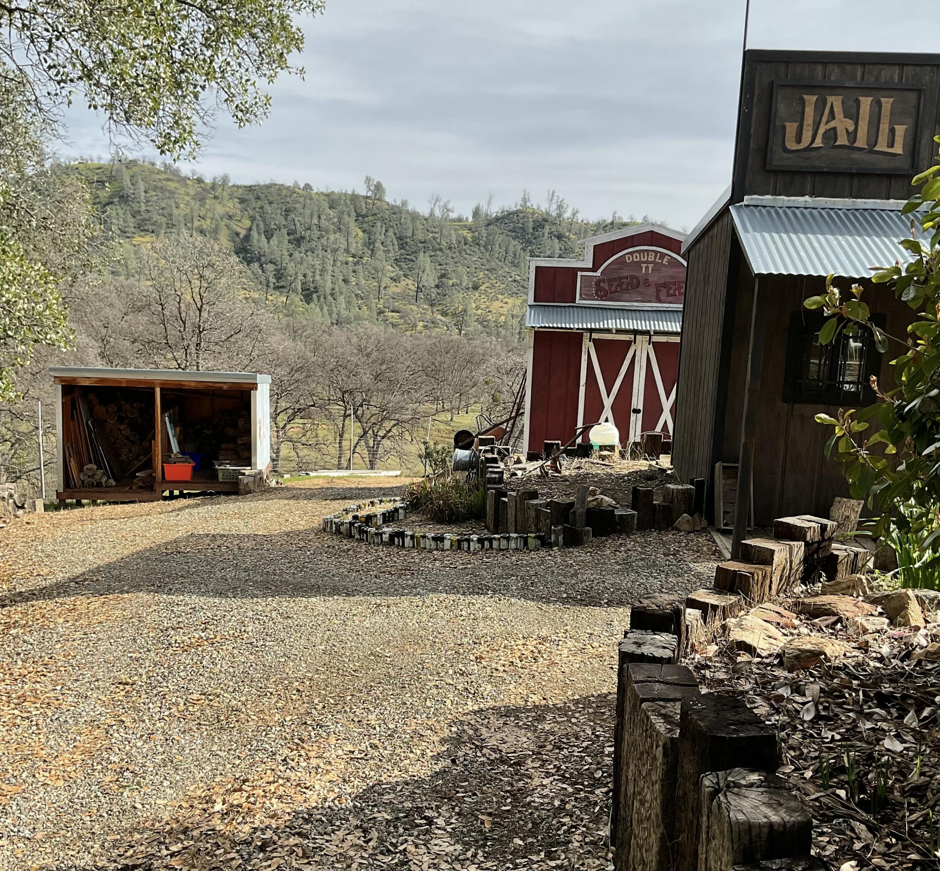 main property photo 34