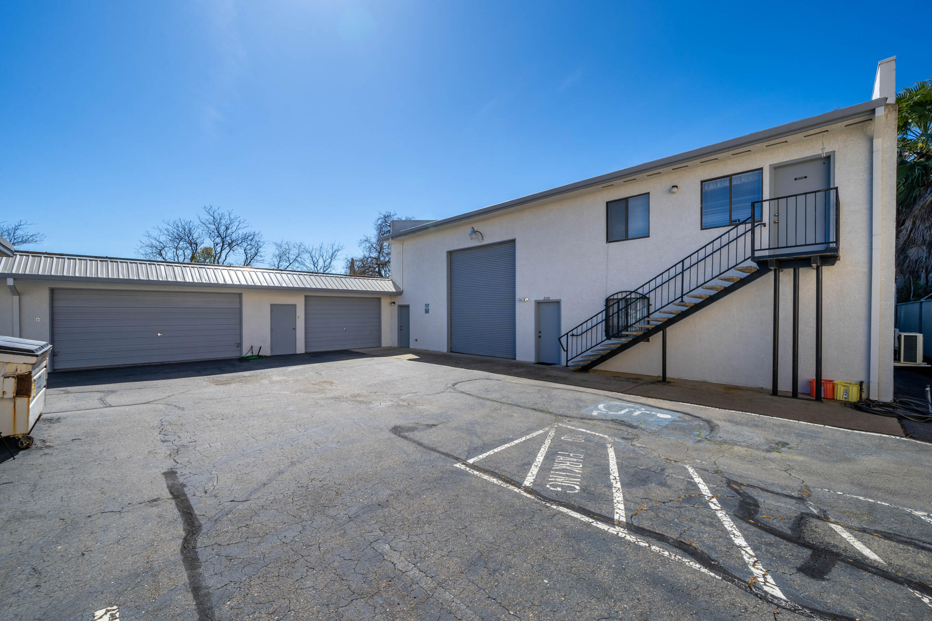 main property photo 41