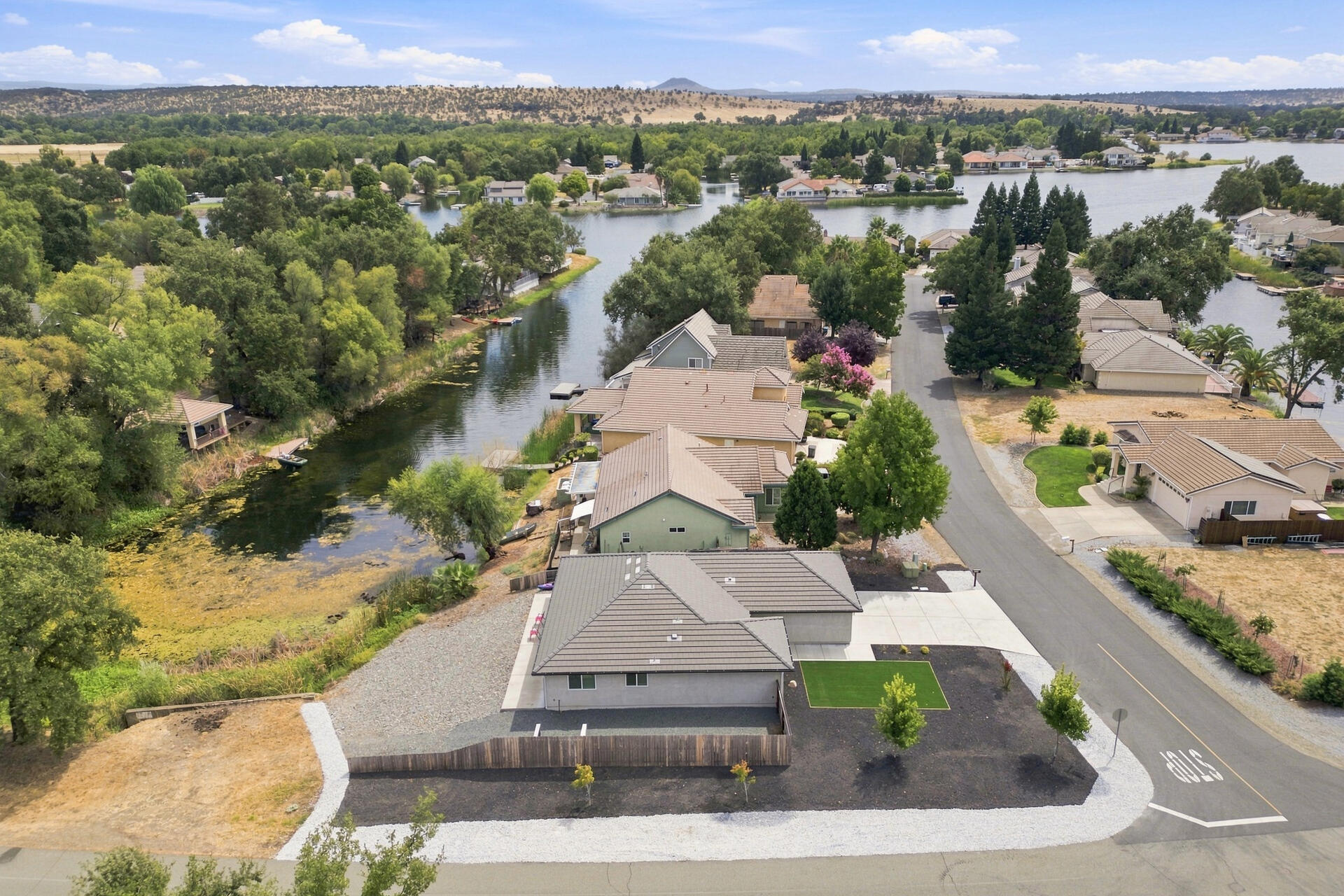 main property photo 32