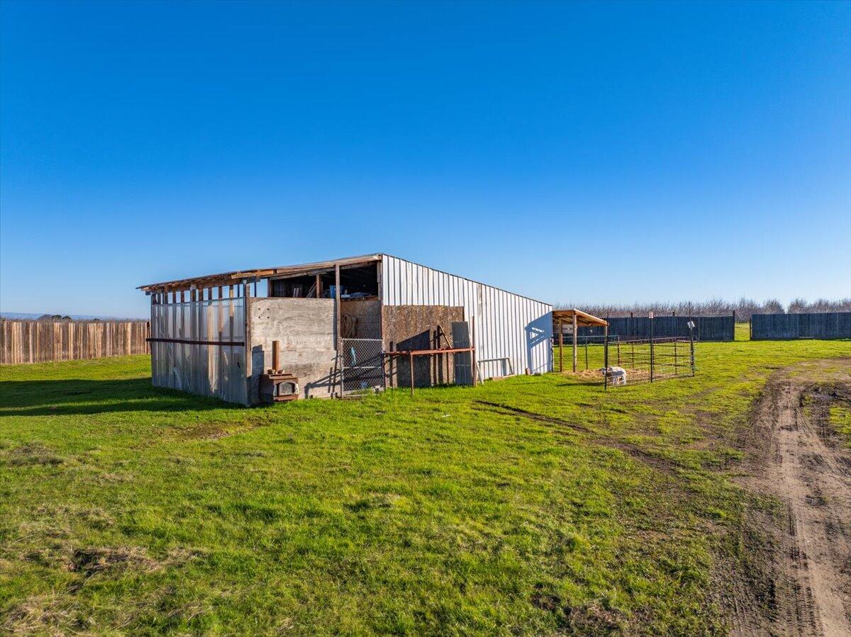 main property photo 34