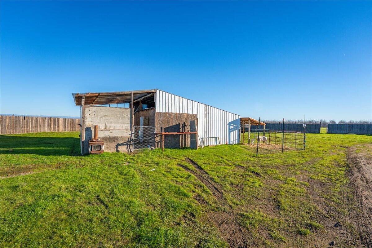main property photo 50