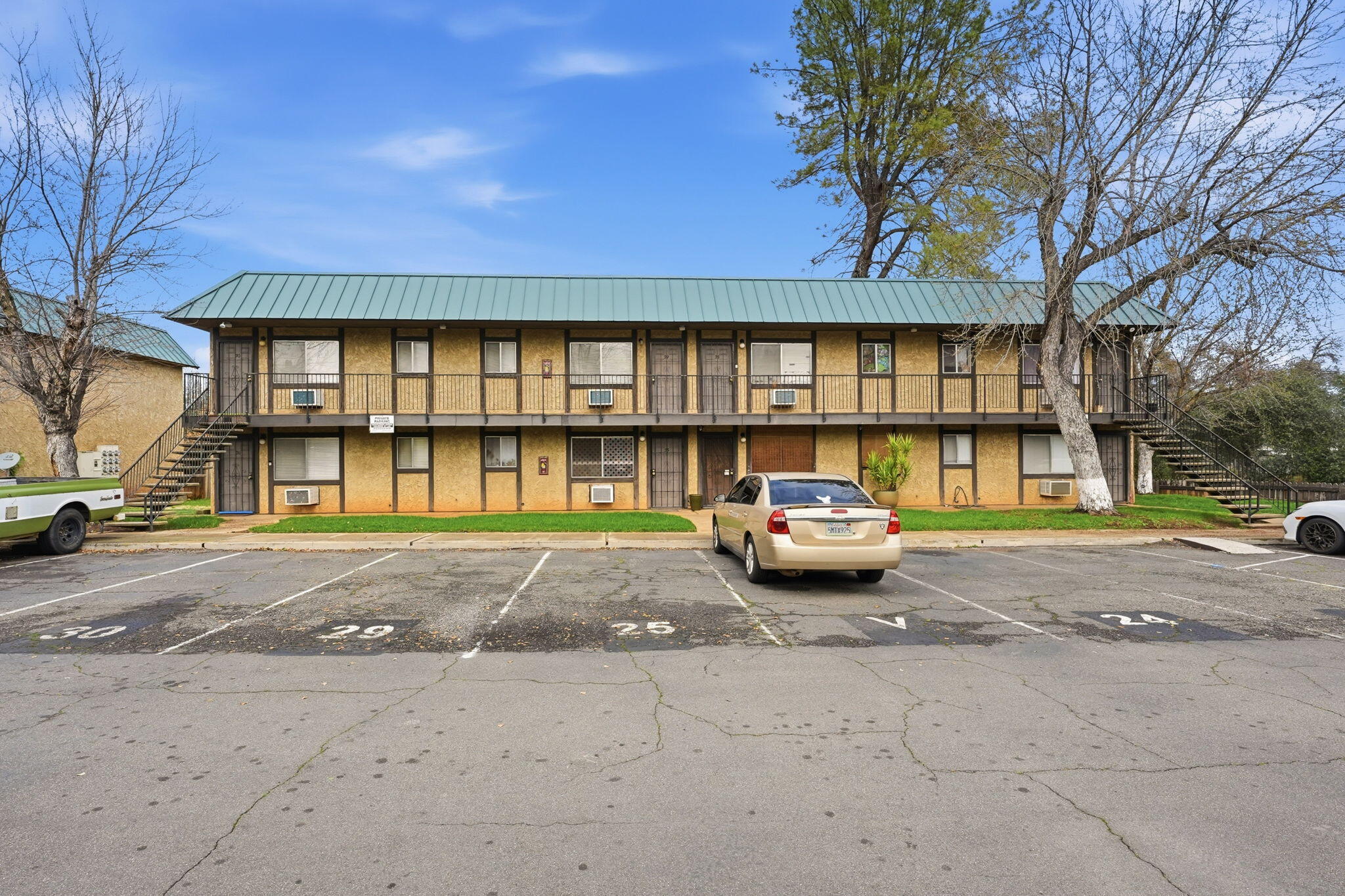 main property photo 13