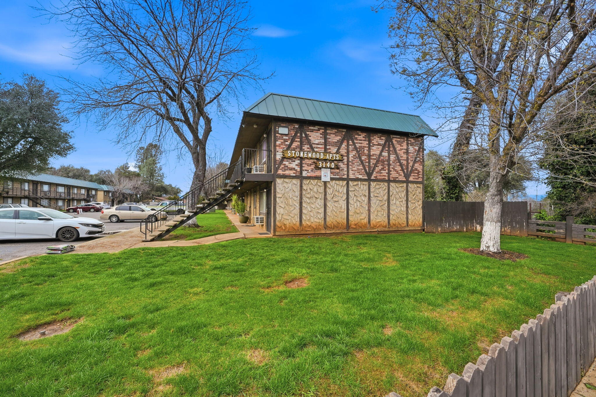 main property photo 28